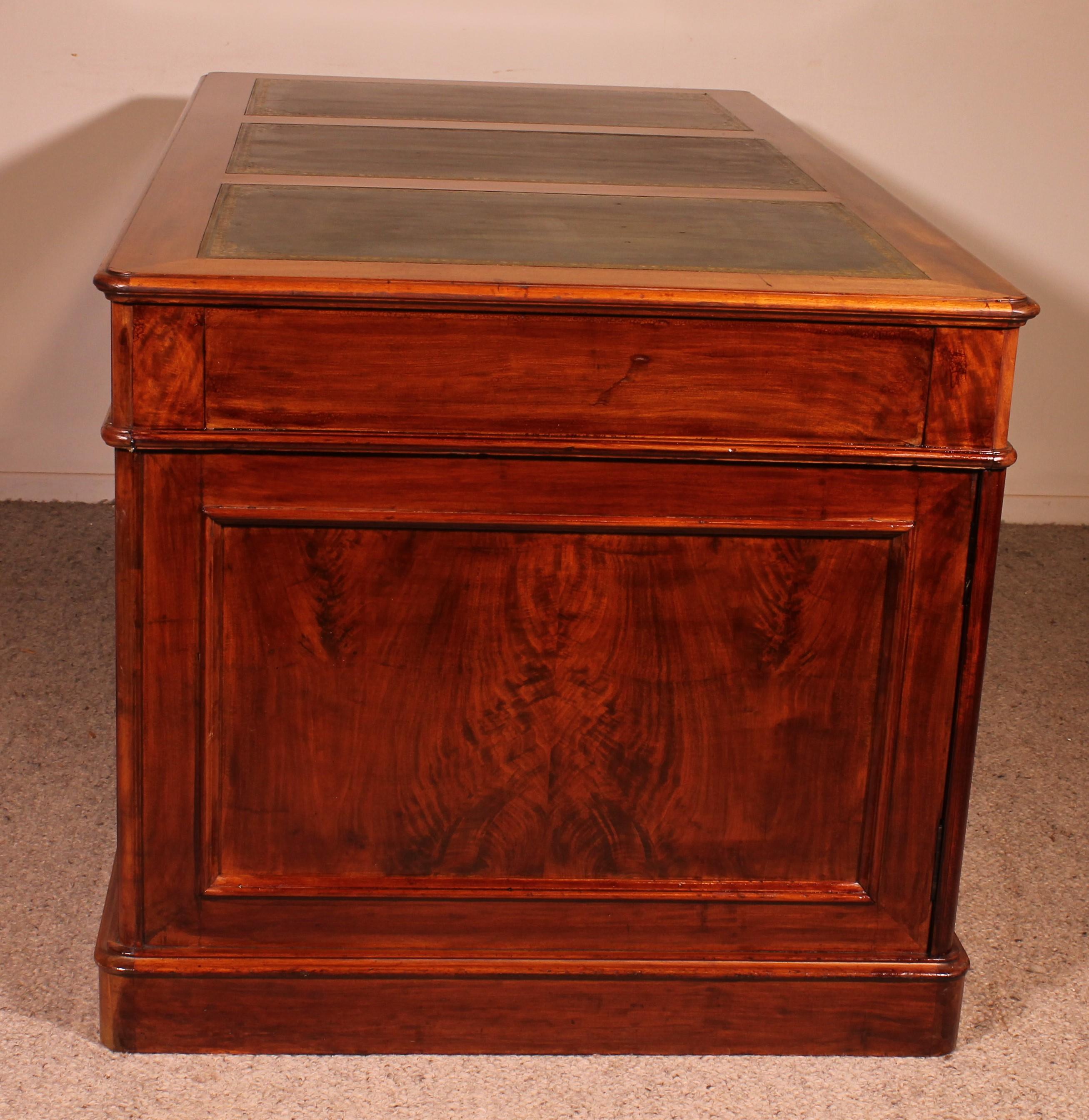 Large Pedestal Desk In Mahogany From The 19th Century For Sale 5