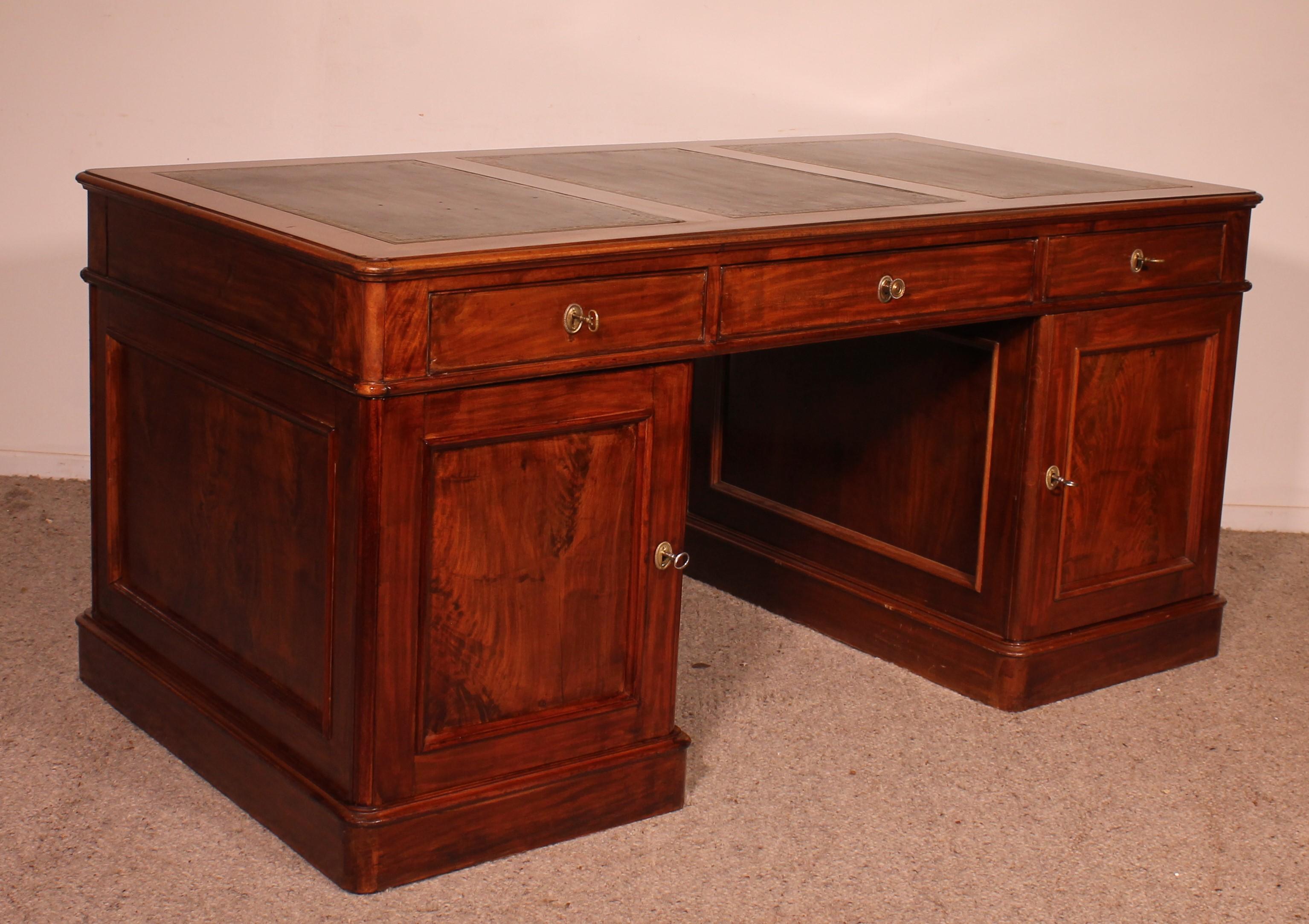 Large Pedestal Desk In Mahogany From The 19th Century For Sale 6