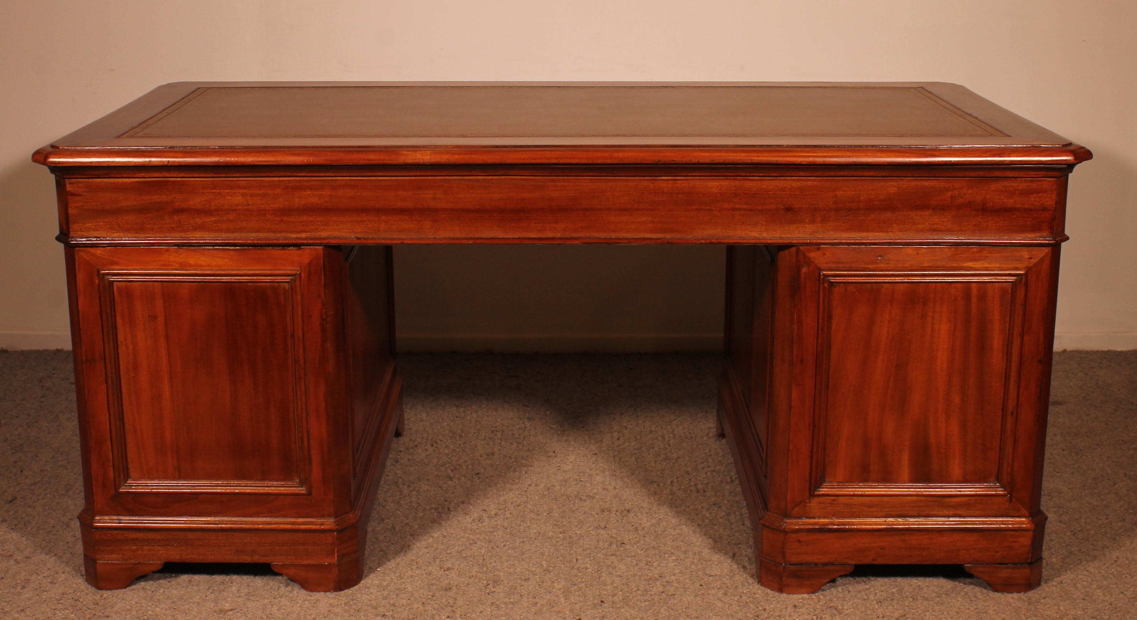 Large Pedestal Desk In Mahogany From The 19th Century For Sale 1