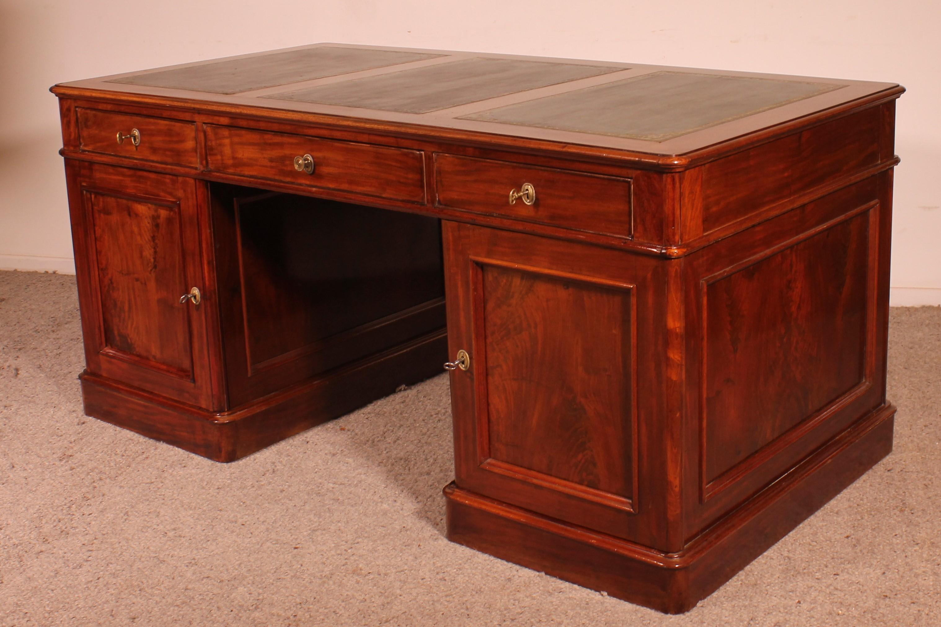 Large Pedestal Desk In Mahogany From The 19th Century For Sale 1