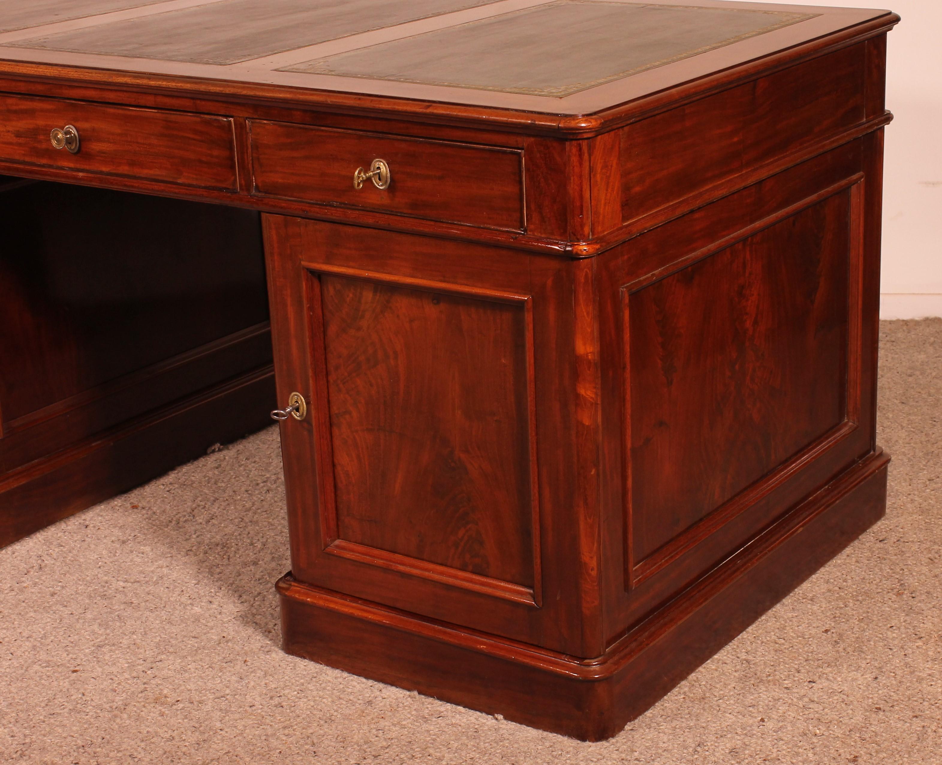 Large Pedestal Desk In Mahogany From The 19th Century For Sale 2