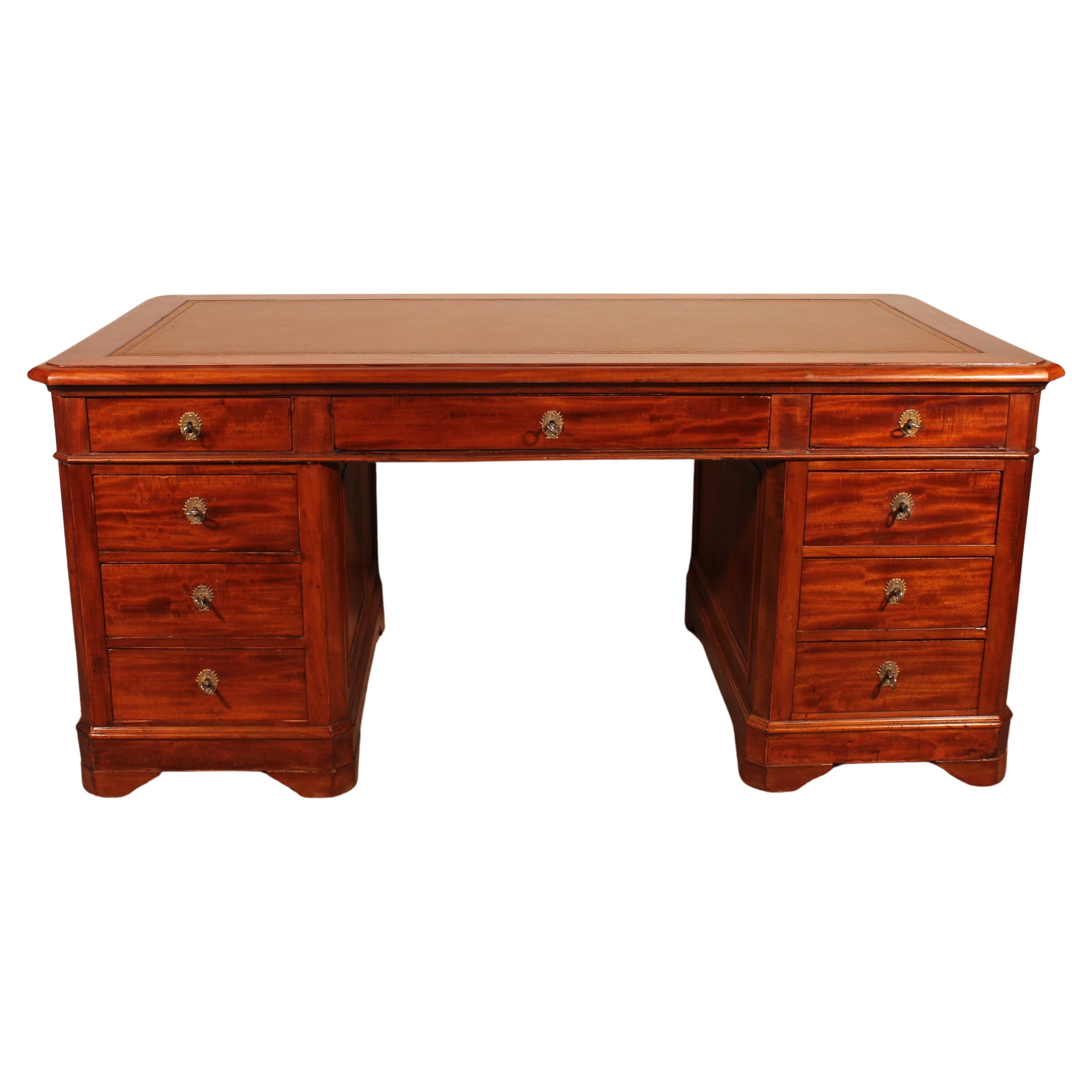 Large Pedestal Desk In Mahogany From The 19th Century For Sale