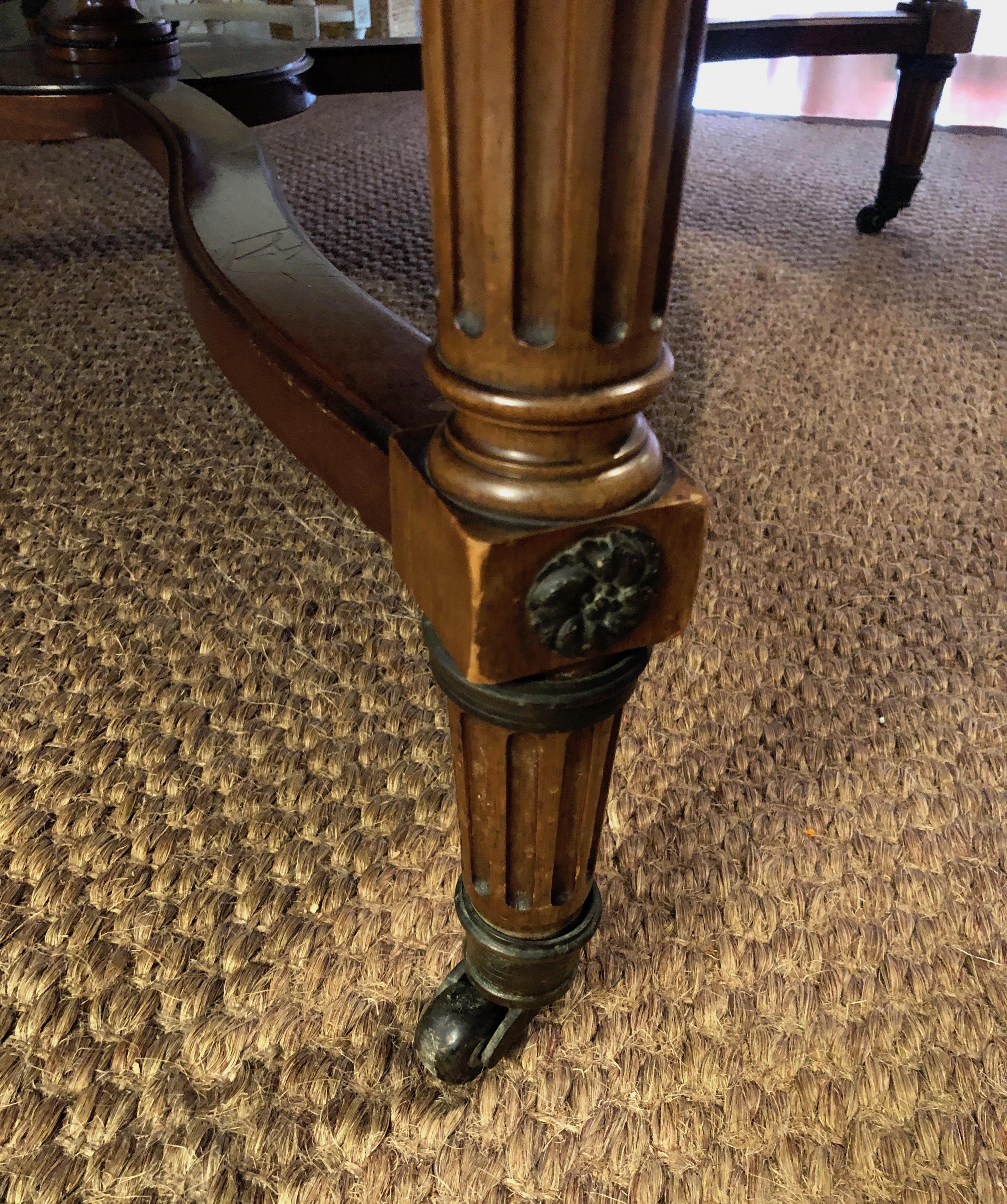 Large Pedestal Extending able with Central Leg in Wood, Brass and Bronze For Sale 4
