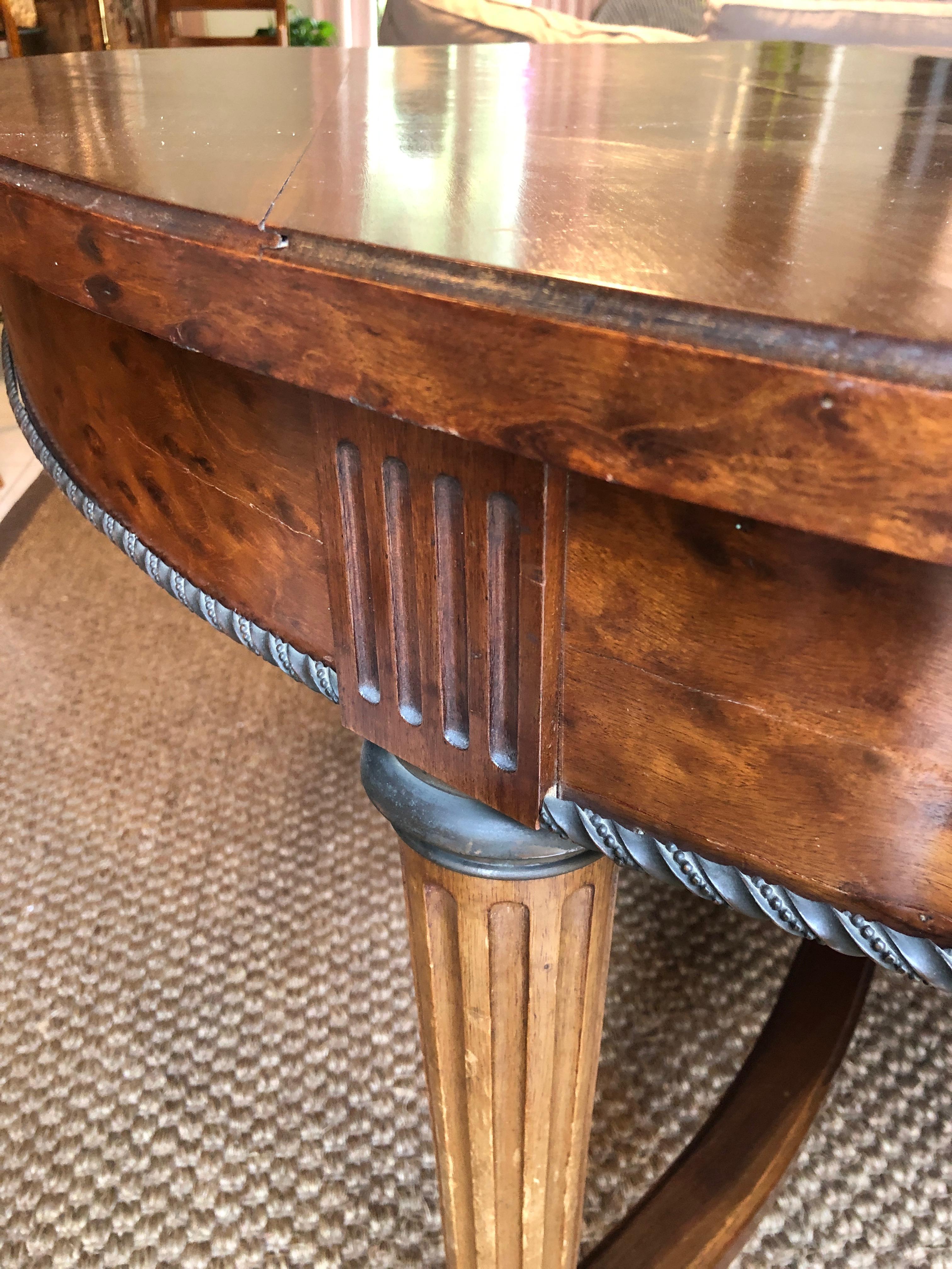 Large Pedestal Extending able with Central Leg in Wood, Brass and Bronze In Good Condition For Sale In Marcq-en-Barœul, Hauts-de-France