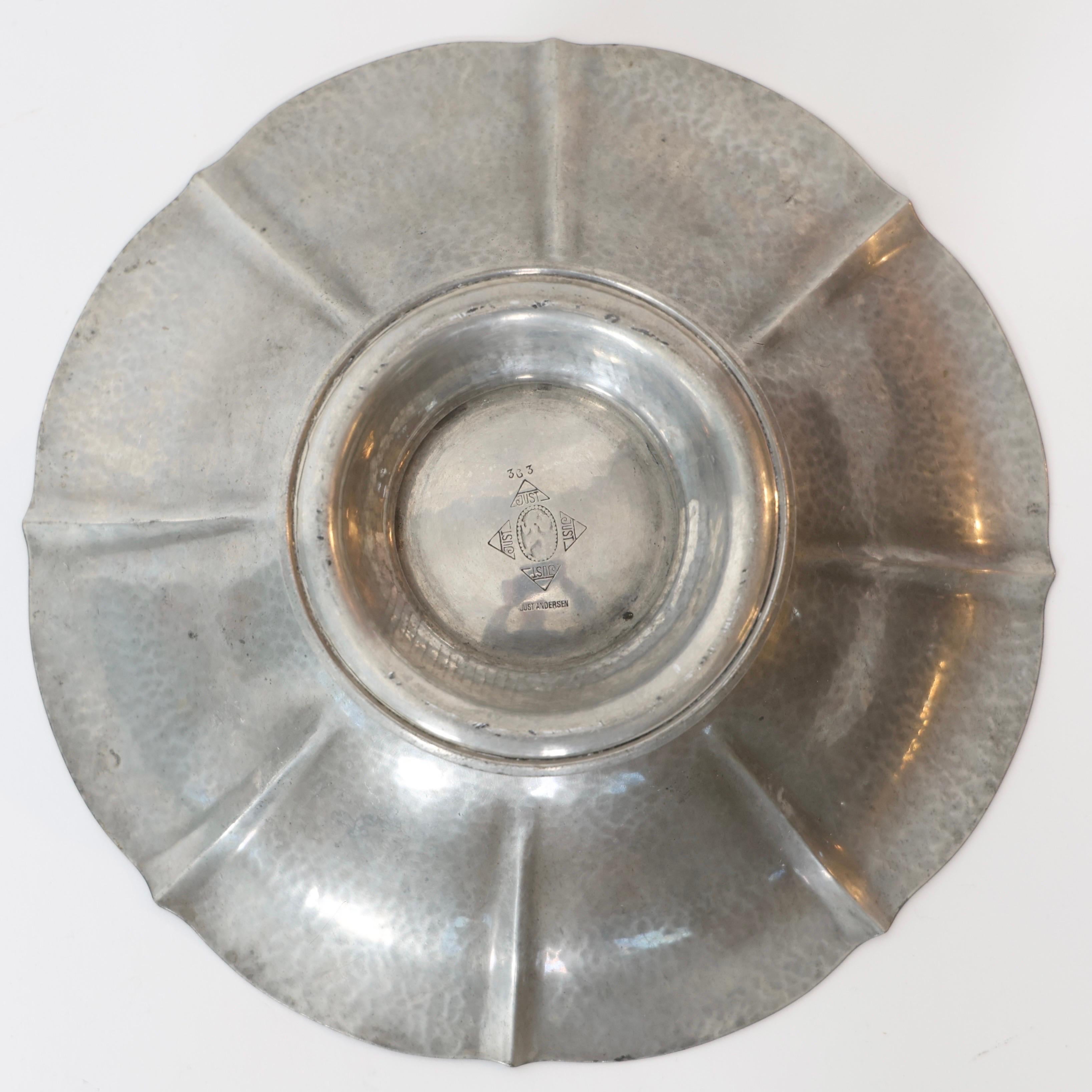 Große Zinnschale auf Sockel von Just Andersen, 1920er Jahre, Dänemark im Angebot 2