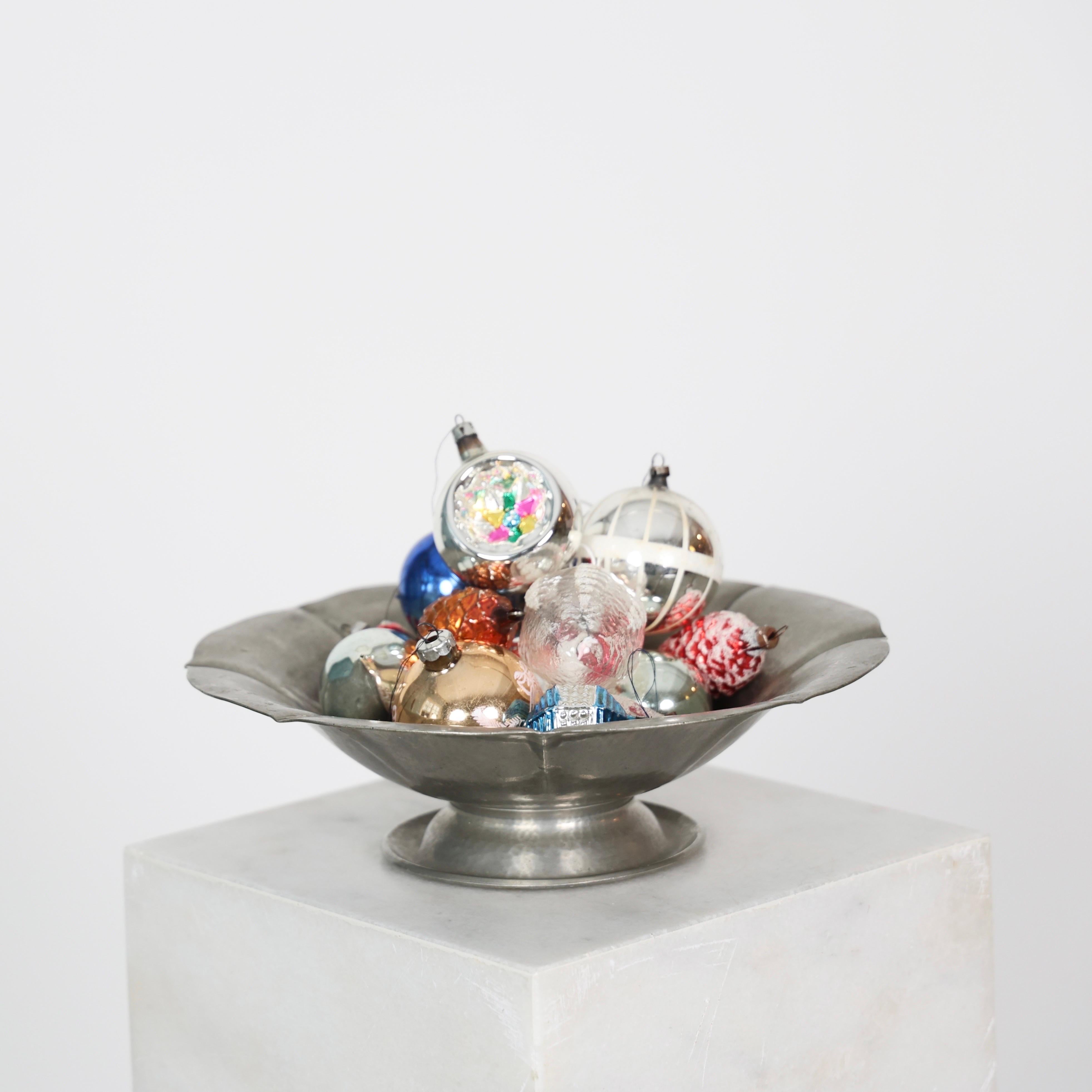 Große Zinnschale auf Sockel von Just Andersen, 1920er Jahre, Dänemark im Angebot 3