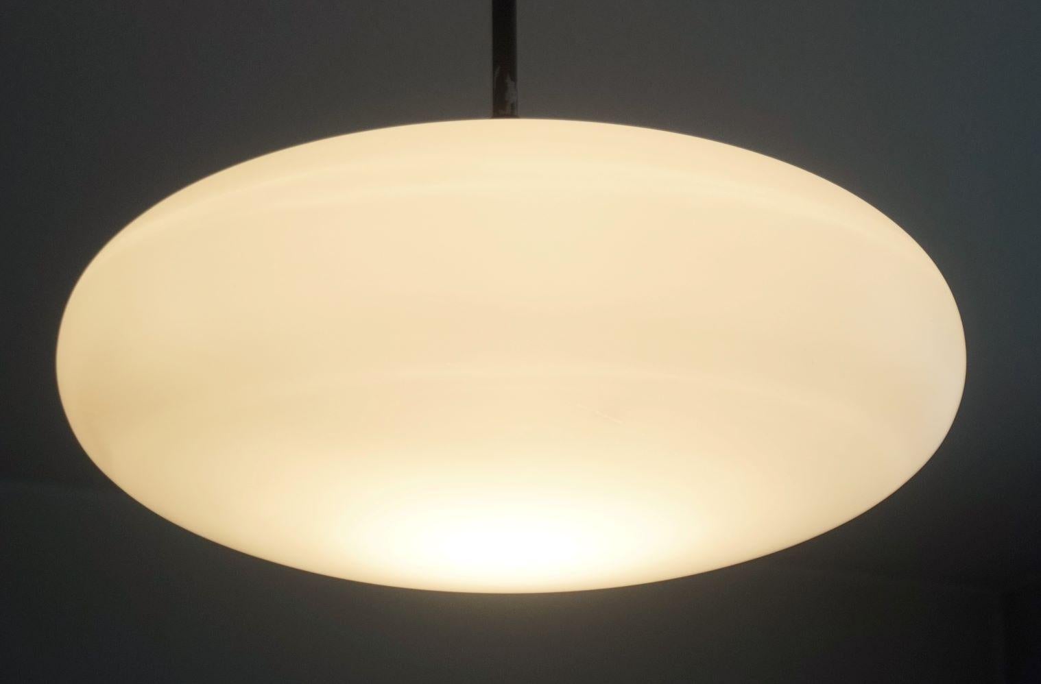 Large Pendant by Arredoluce, Italy, 1950s, Brushed Satin Glass Diffuser For Sale 2