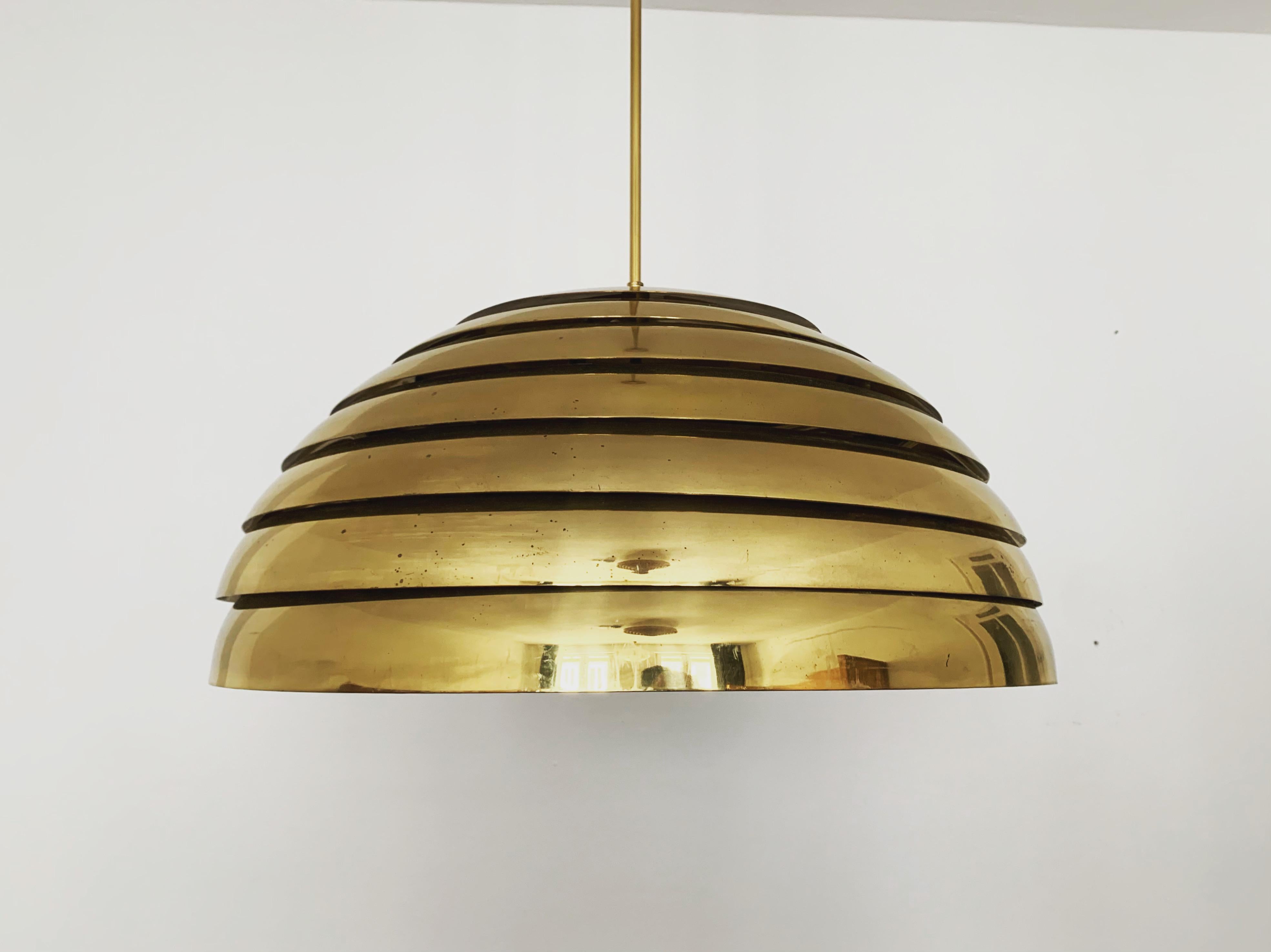 Metà XX secolo Lampada a sospensione grande di Vereinigte Werkstätten Collection'S in vendita