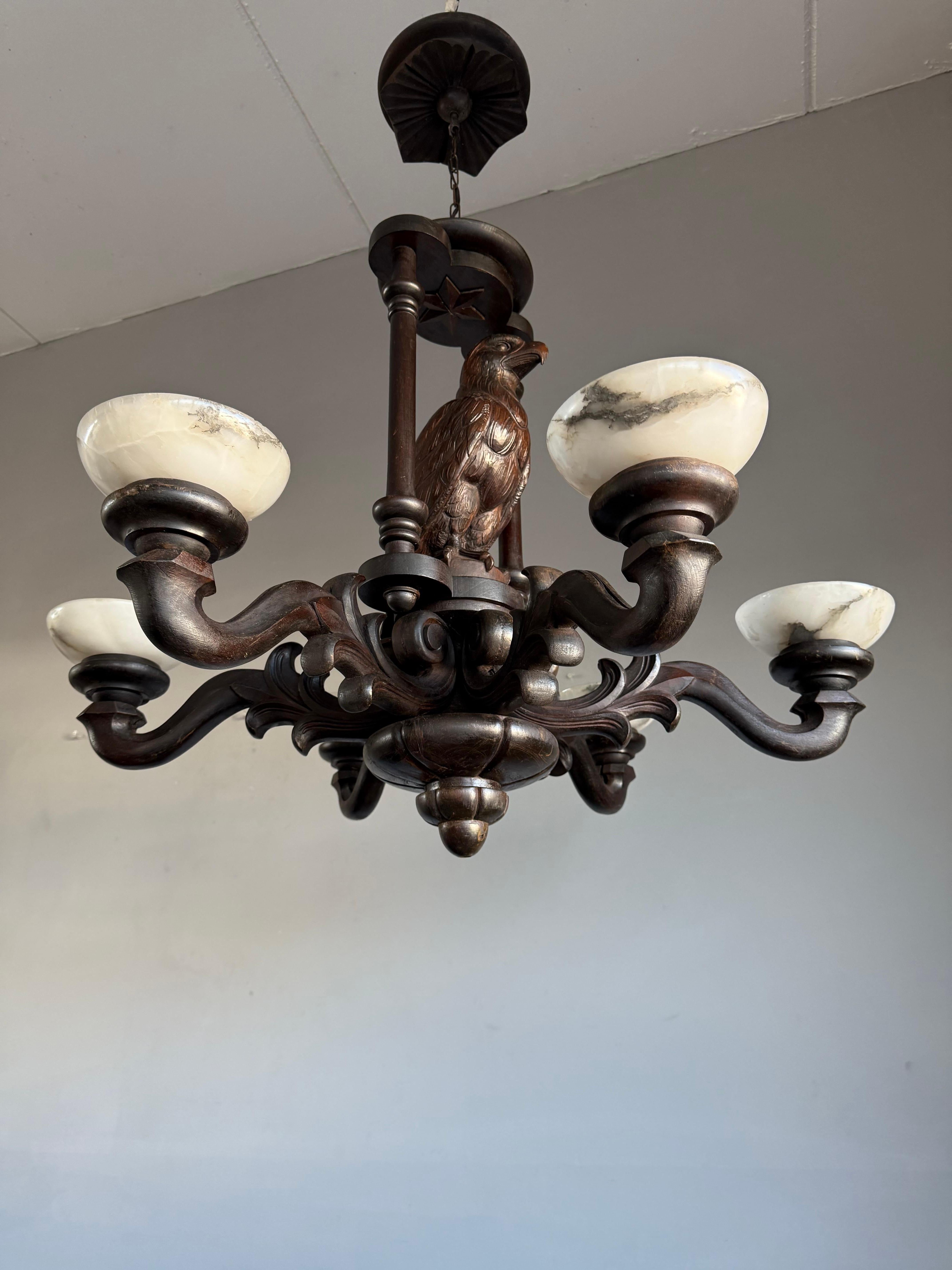 Extreme Rare Antique Carved Chandelier with Great American Eagle Sculpture 1920s In Good Condition For Sale In Lisse, NL