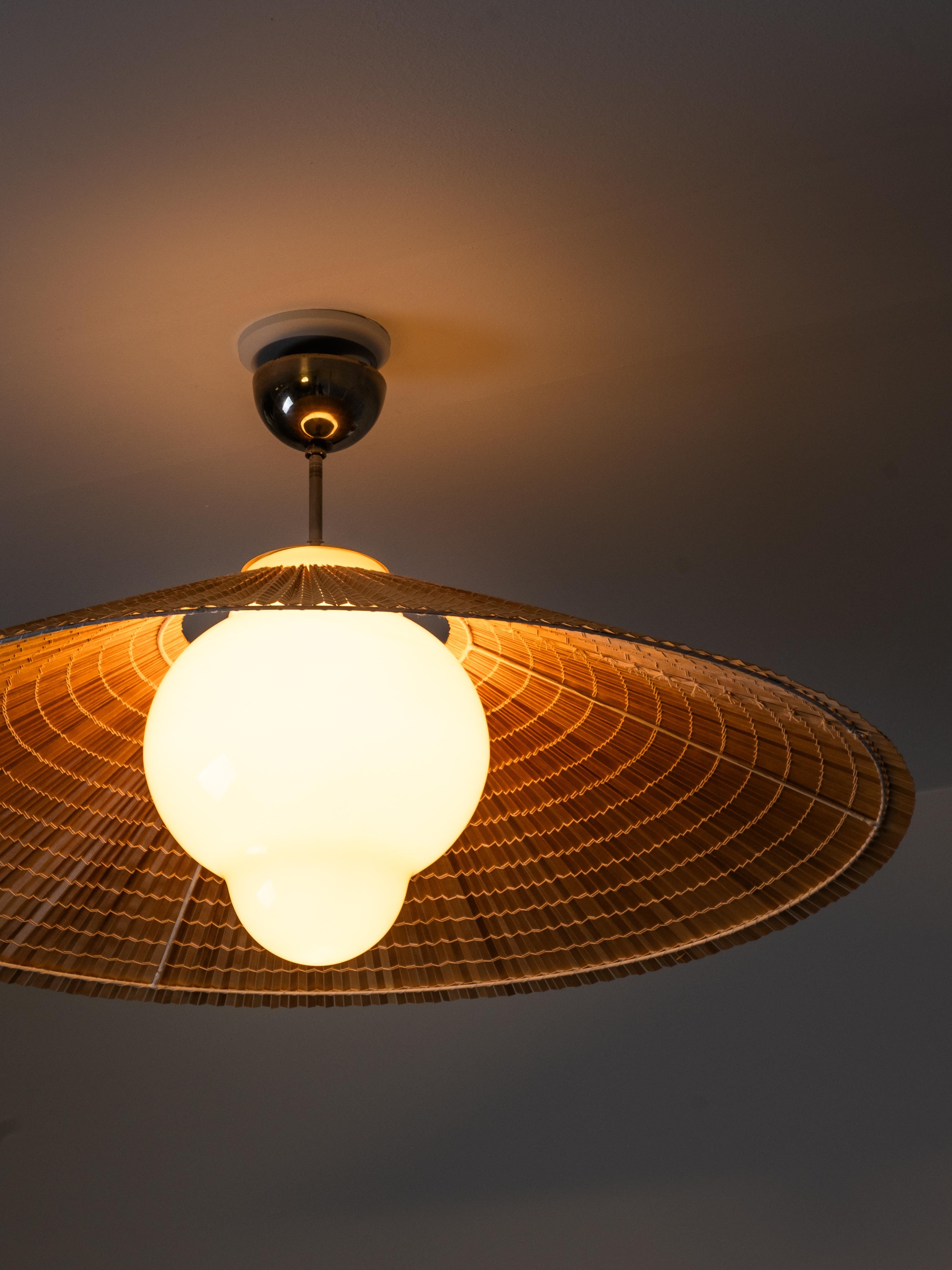 Große Pendelleuchte Modell 1092 von Paavo Tynell für Taito Oy, Finnland, 1940er Jahre im Angebot 10