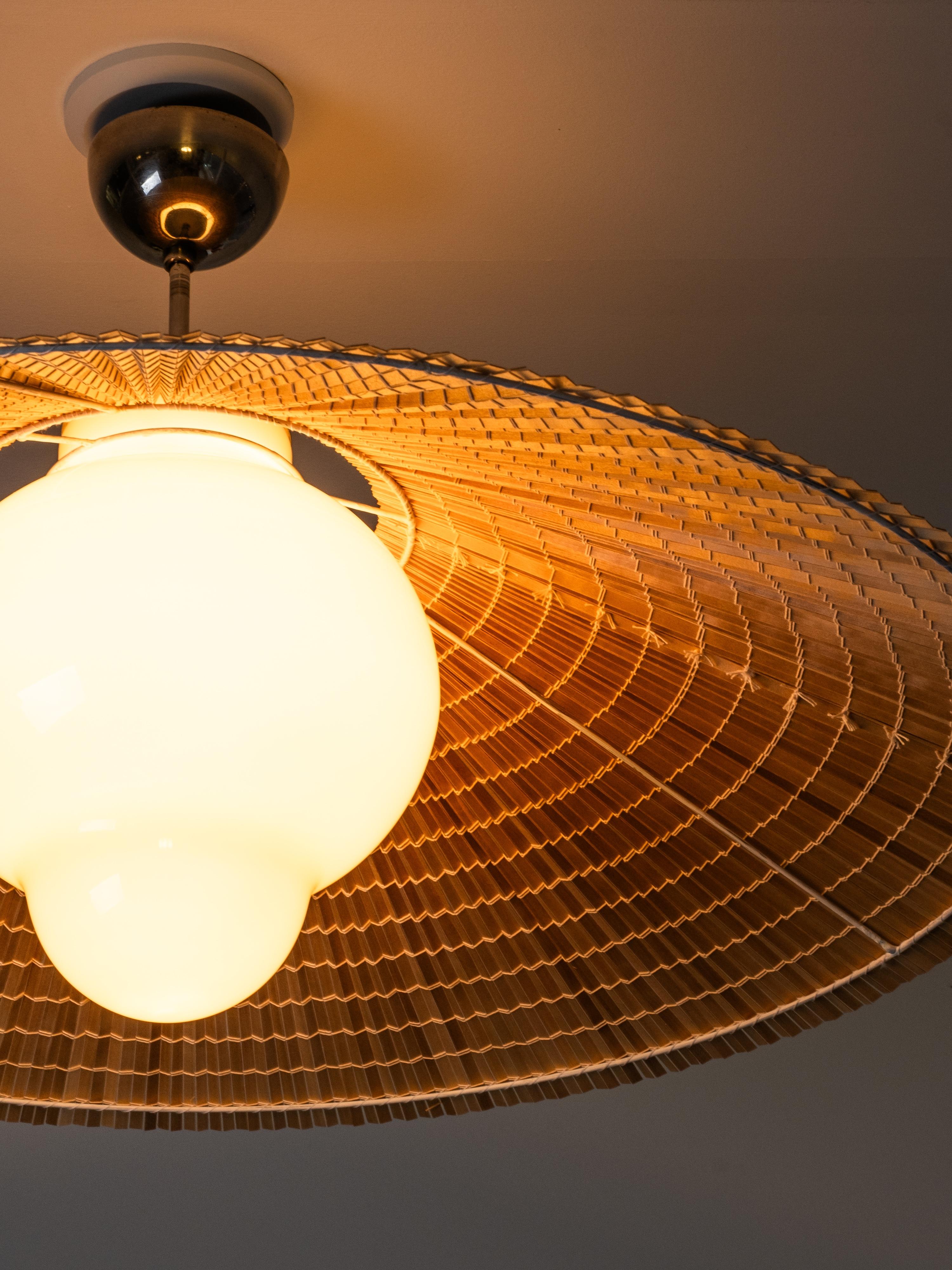 Große Pendelleuchte Modell 1092 von Paavo Tynell für Taito Oy, Finnland, 1940er Jahre im Angebot 12