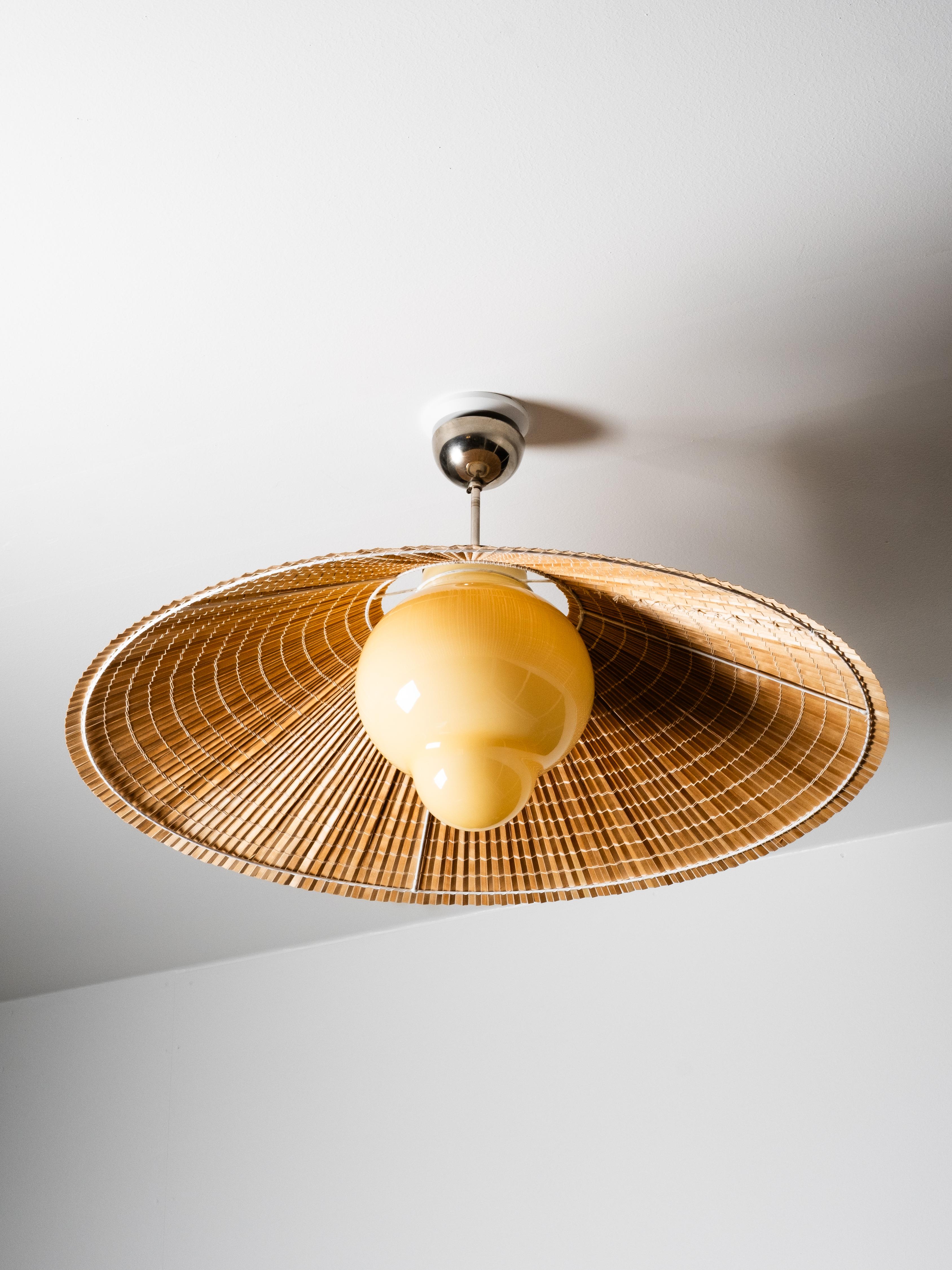 Große Pendelleuchte Modell 1092 von Paavo Tynell für Taito Oy, Finnland, 1940er Jahre im Zustand „Gut“ im Angebot in Karis, Nyland