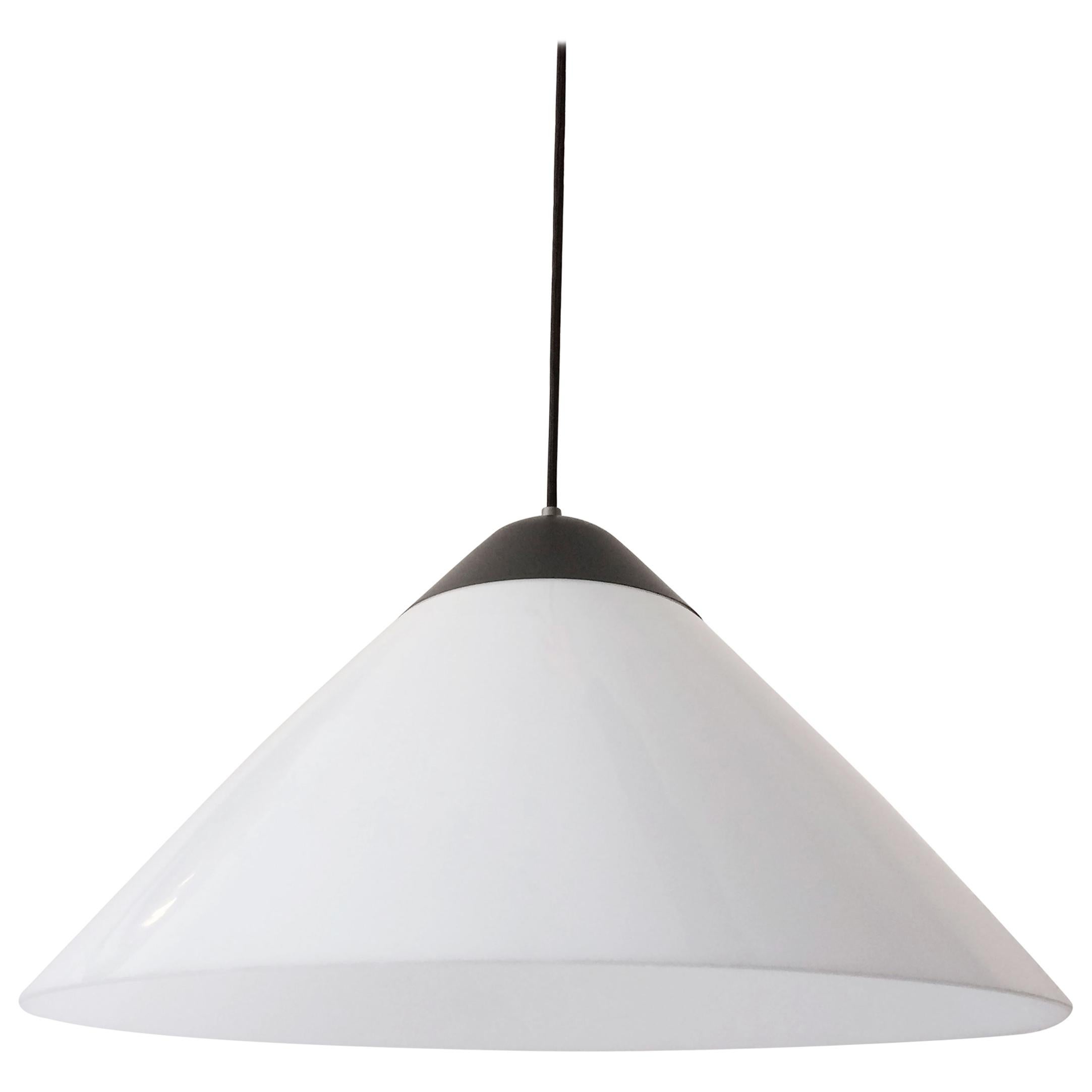 Grande lampe à suspension Opala Midi par Hans Wegner pour Louis Poulsen 1970 Danemark en vente