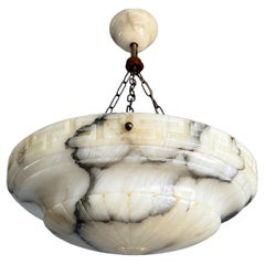 Grande et parfaitement équilibrée lampe à suspension ancienne en albâtre fabriquée à la main