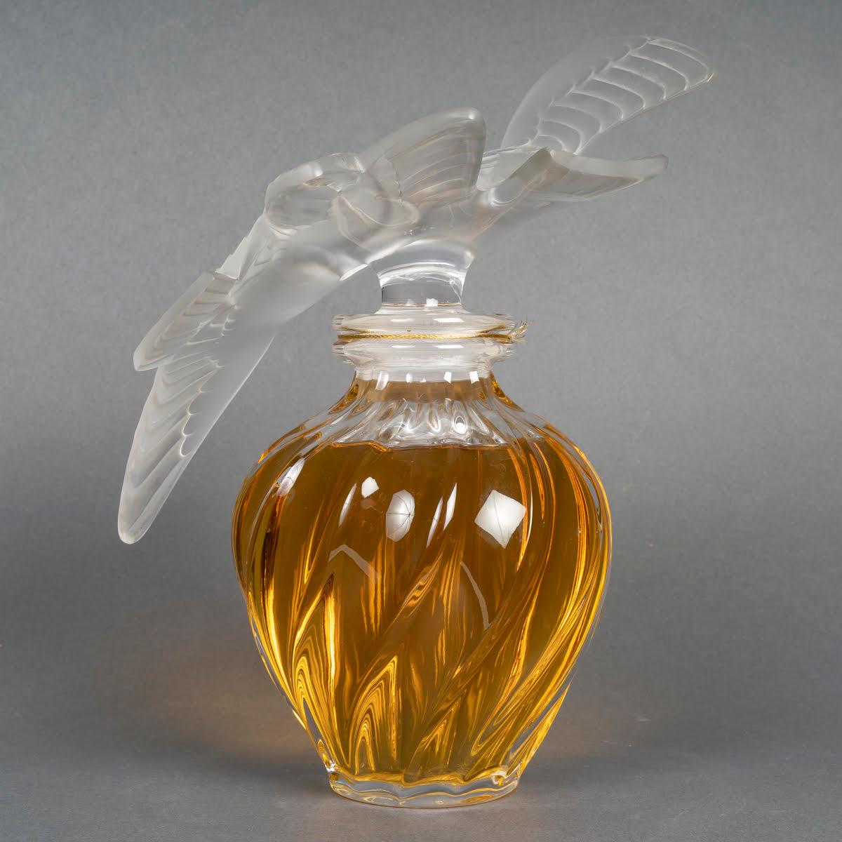 Bottiglia di profumo grande Nina Ricci, profumo l'Air du Temps, XX secolo. In condizioni buone in vendita a Saint-Ouen, FR
