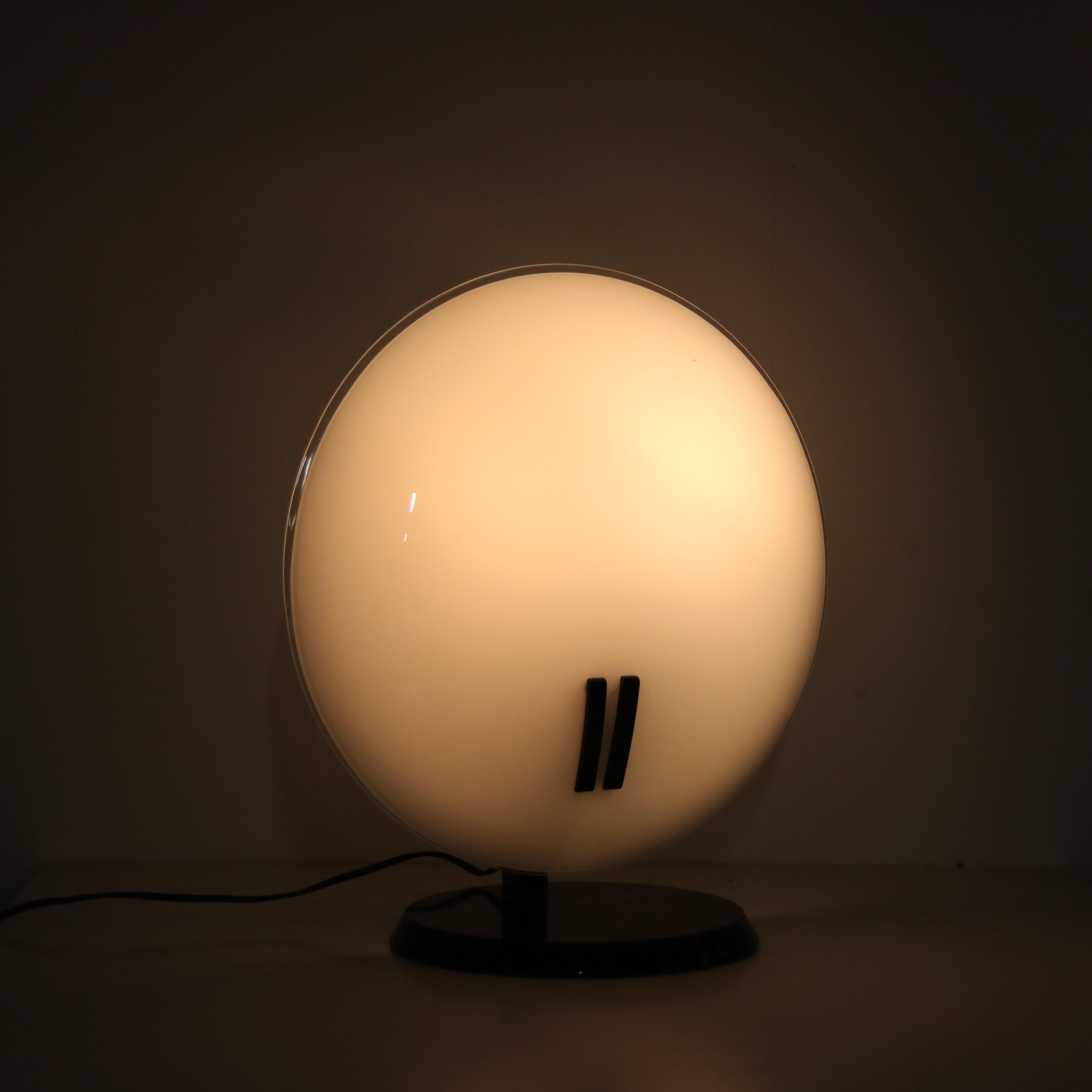 Large “Perla” Table lamp by Bruno Gecchelin for Oluce, Italy 1980 For Sale 4