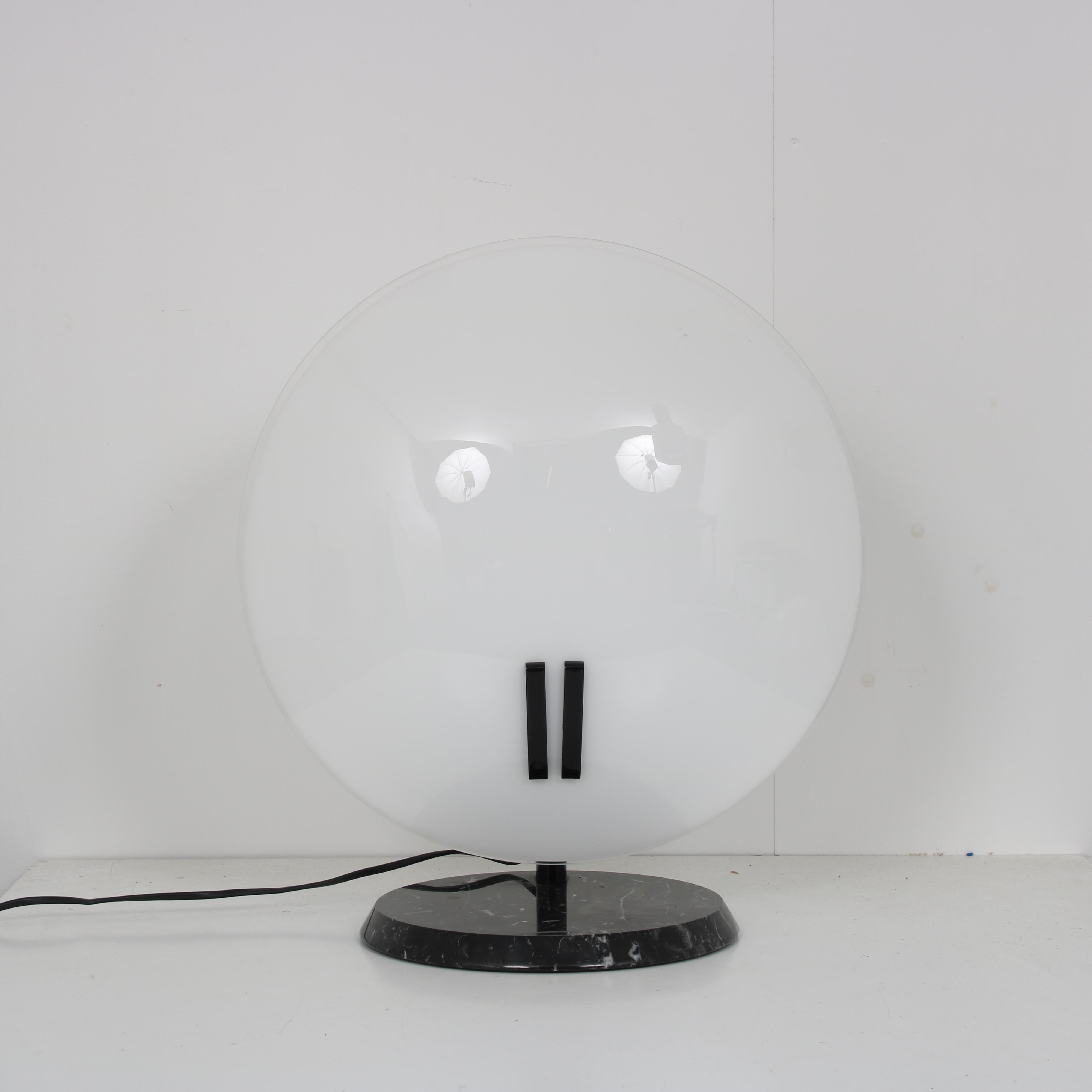 Large “Perla” Table lamp by Bruno Gecchelin for Oluce, Italy 1980 For Sale 5