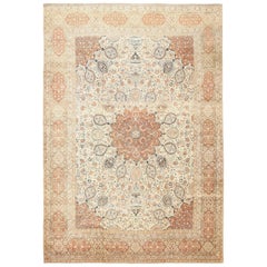 Nazmiyal Collection Persian Design Tabriz Antique Rug. 14 ft 9 in x 21 ft 8 in