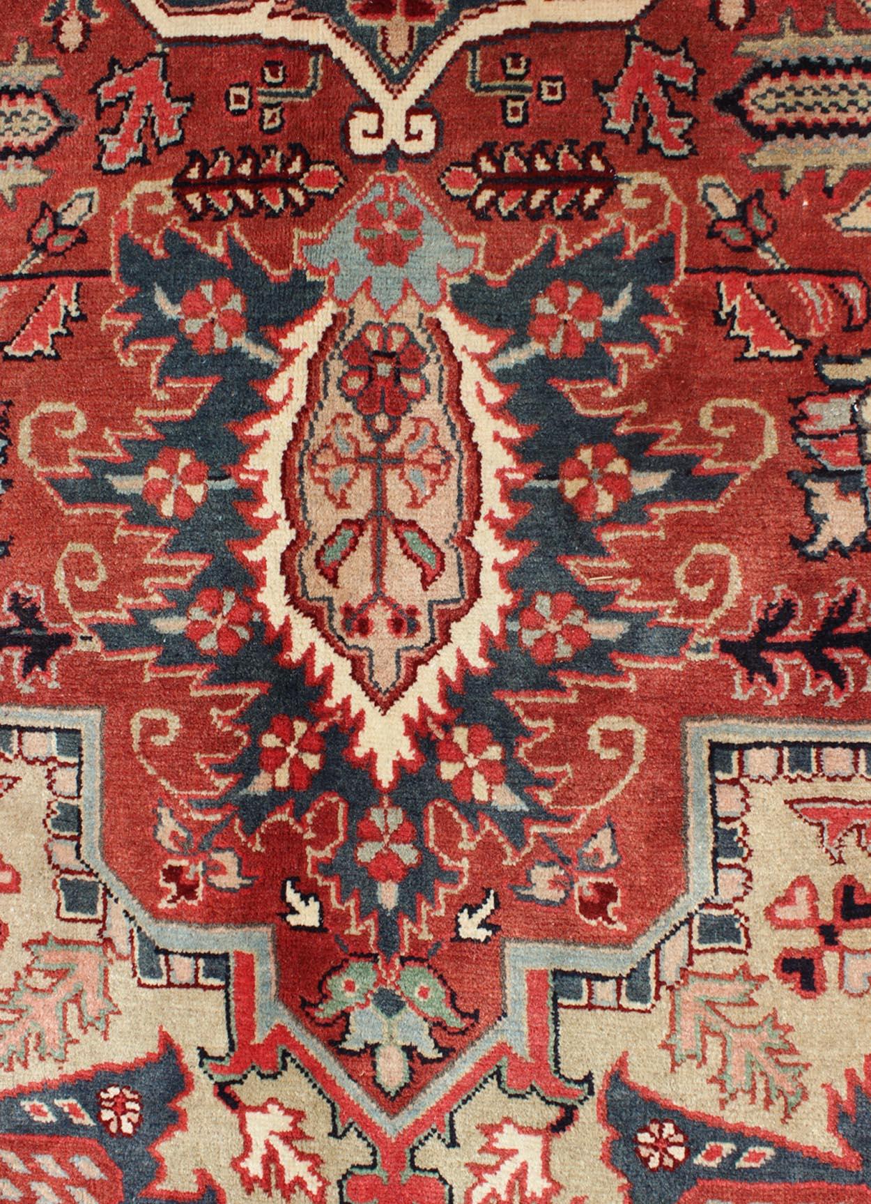 Large Vintage Persian Heriz Rug in Soft Colors For Sale 3