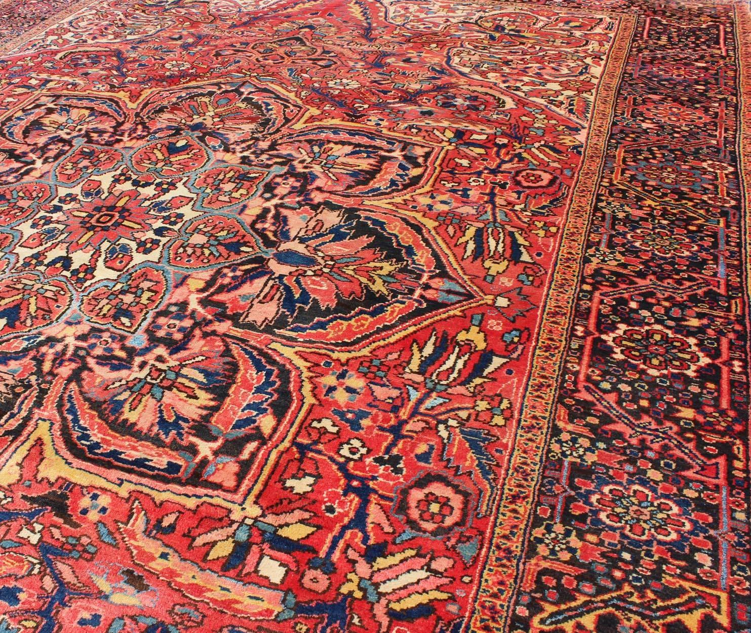 Large Persian Semi Antique Heriz with Stylized Medallion Design in Soft Colors For Sale 2