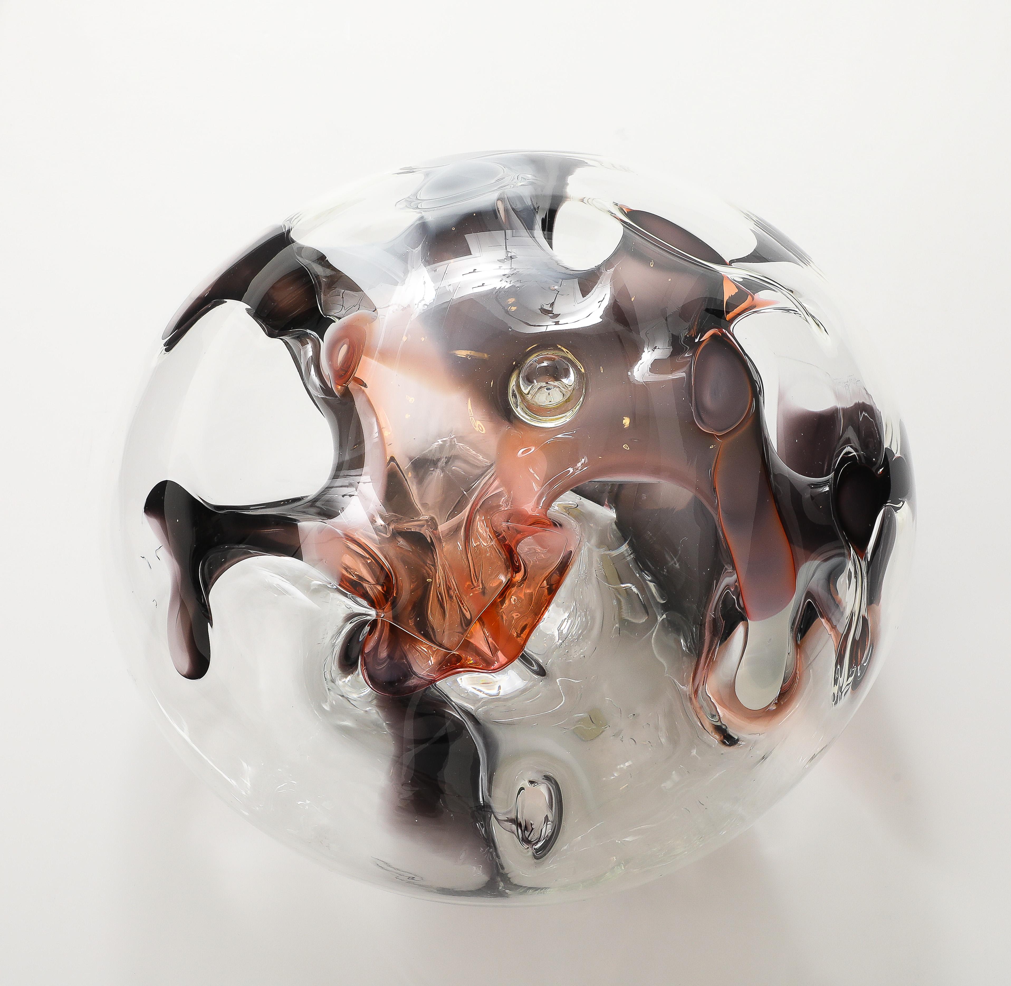 Vetro soffiato Grande scultura a forma di orbita in vetro di Peter Bramhall 1988 in vendita