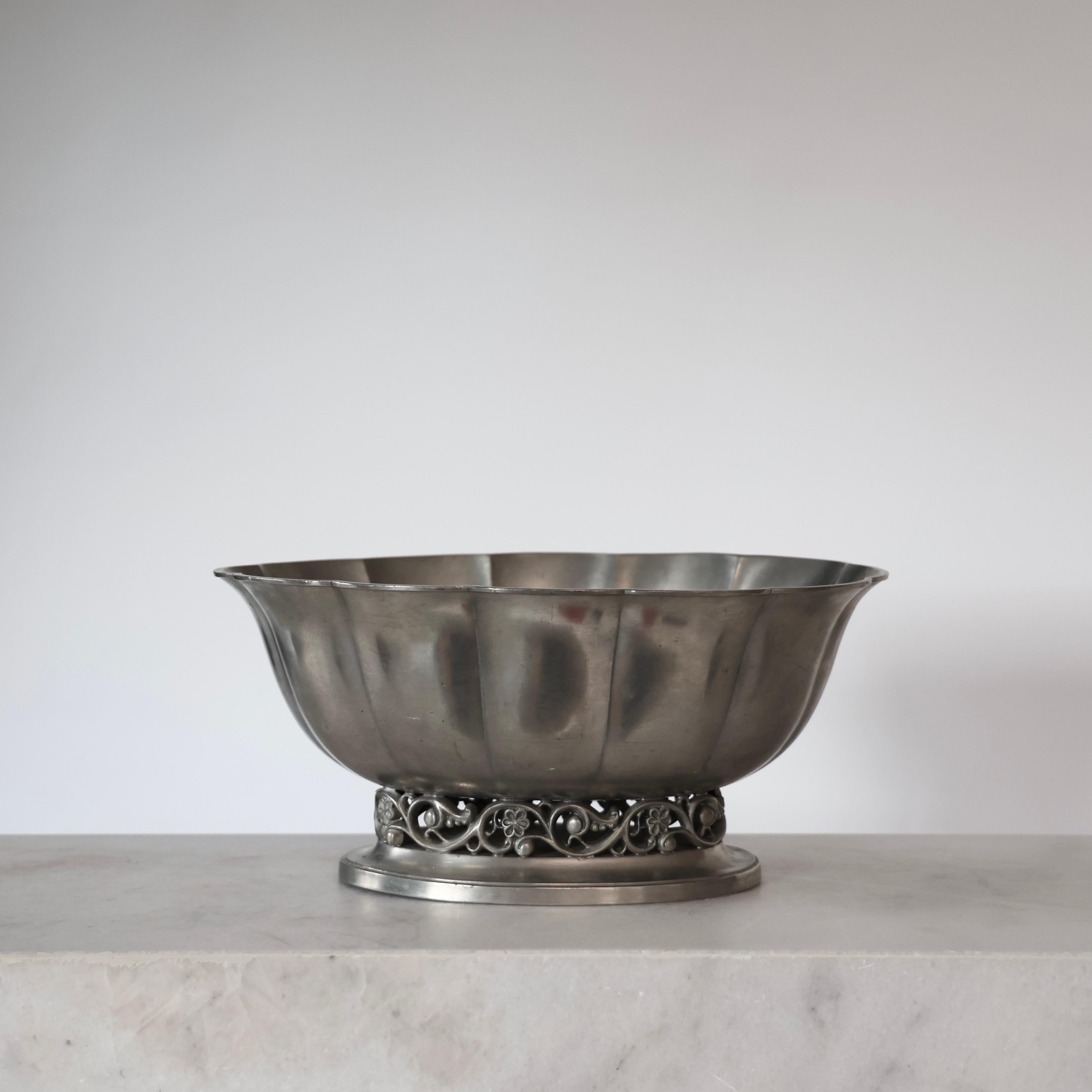 Grande jardinière en étain par Just Andersen, années 1920, Danemark en vente 3