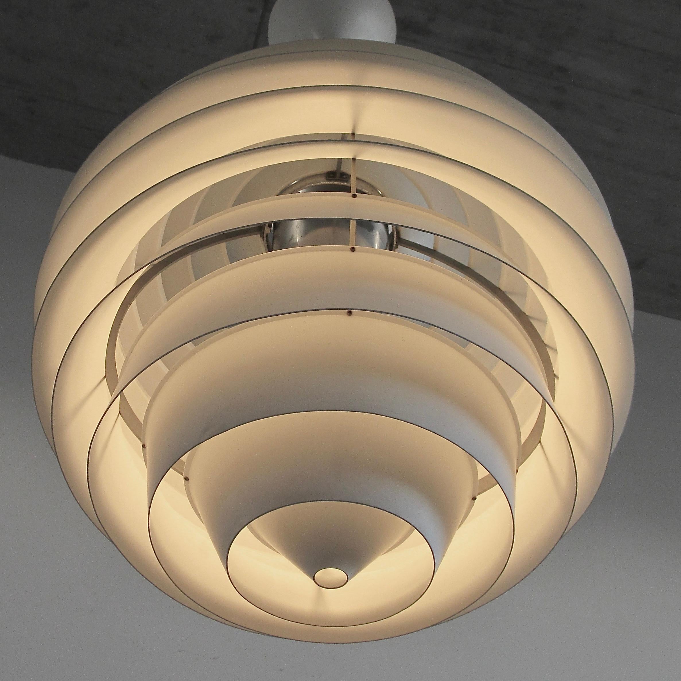 Große PH Louvre-Pendelleuchte von Poul HENNINGSEN für Louis Poulsen, 1970er Jahre im Angebot 2