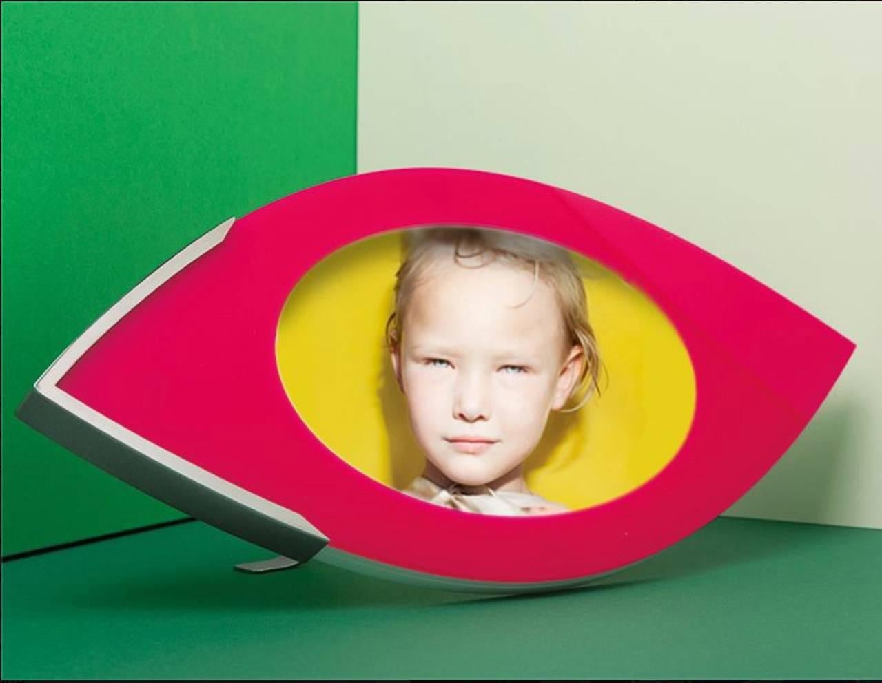 Contemporary Large Photo Frame in Fuchsia and White Plexiglass Vision For Sale