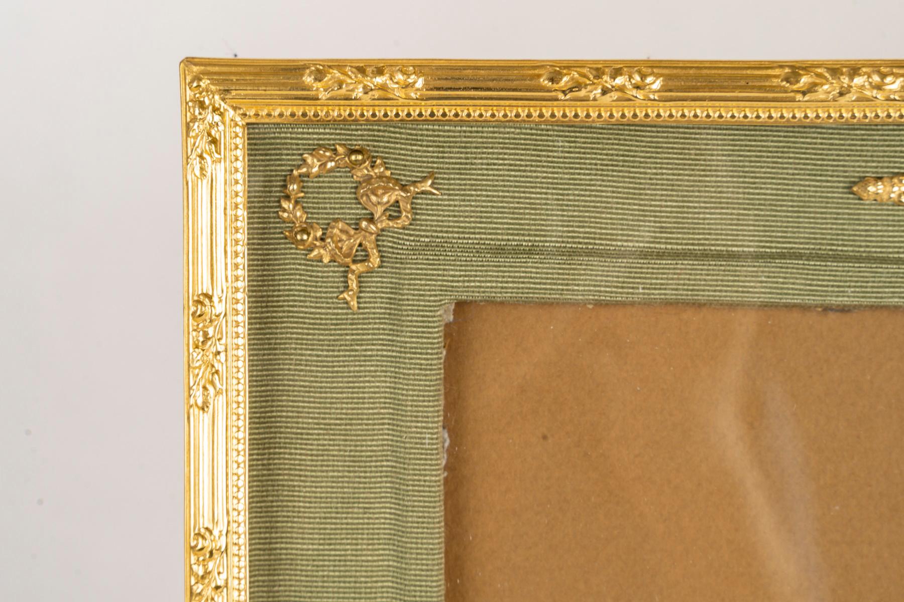 Großer Fotorahmen aus vergoldetem Messing und grünem Stoff aus dem 19. Jahrhundert. (Napoleon III.) im Angebot