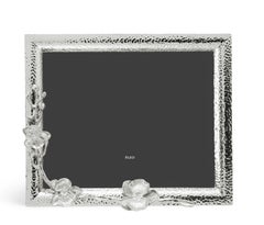 Grand cadre photo au motif orchidée blanc, fabriqué en métal nickelé.