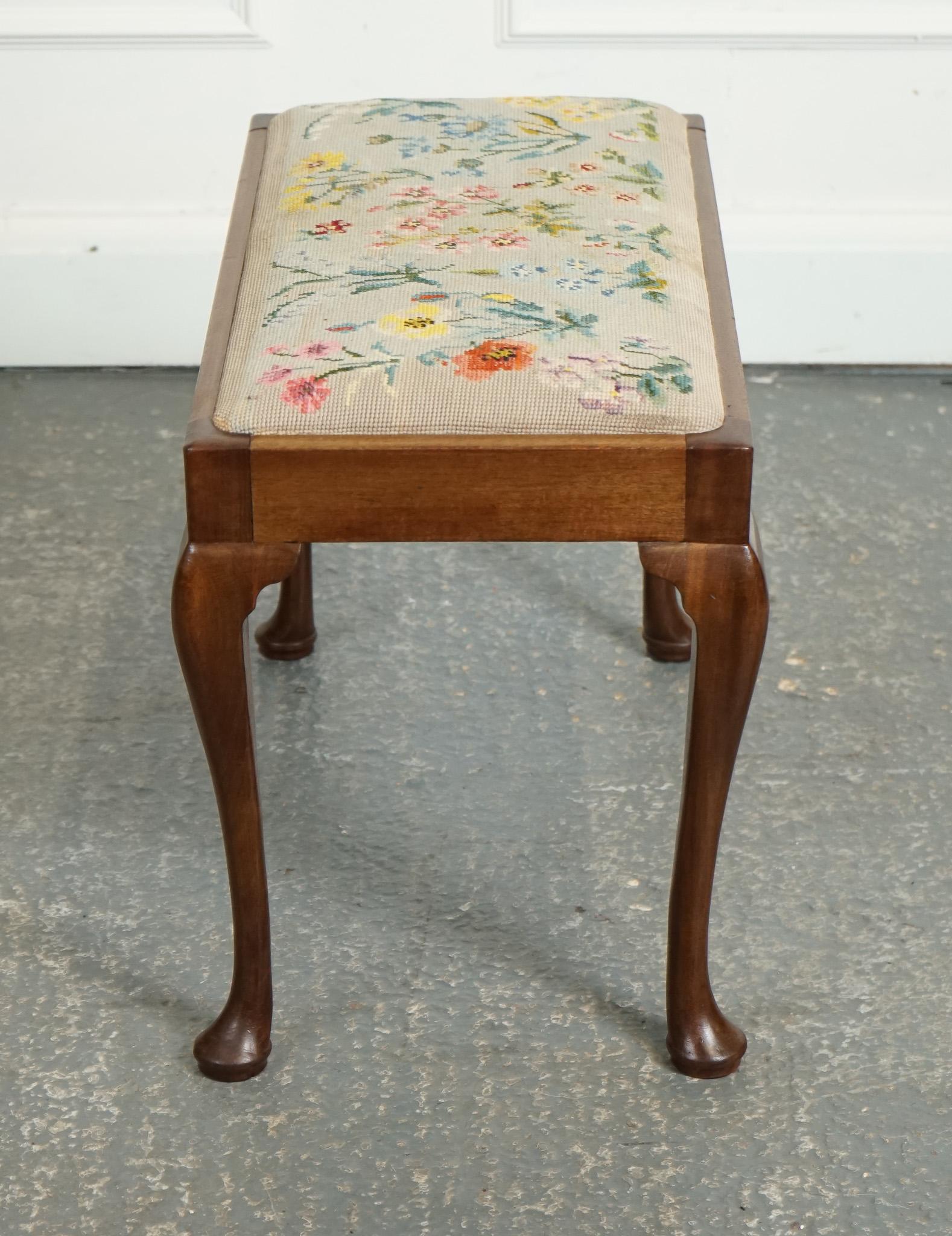 LARGE PIANO DRESSING TABLE STOOL WITH FLOWER STITCHWORK WITH QUEEN ANNE LEGS j1 In Good Condition For Sale In Pulborough, GB