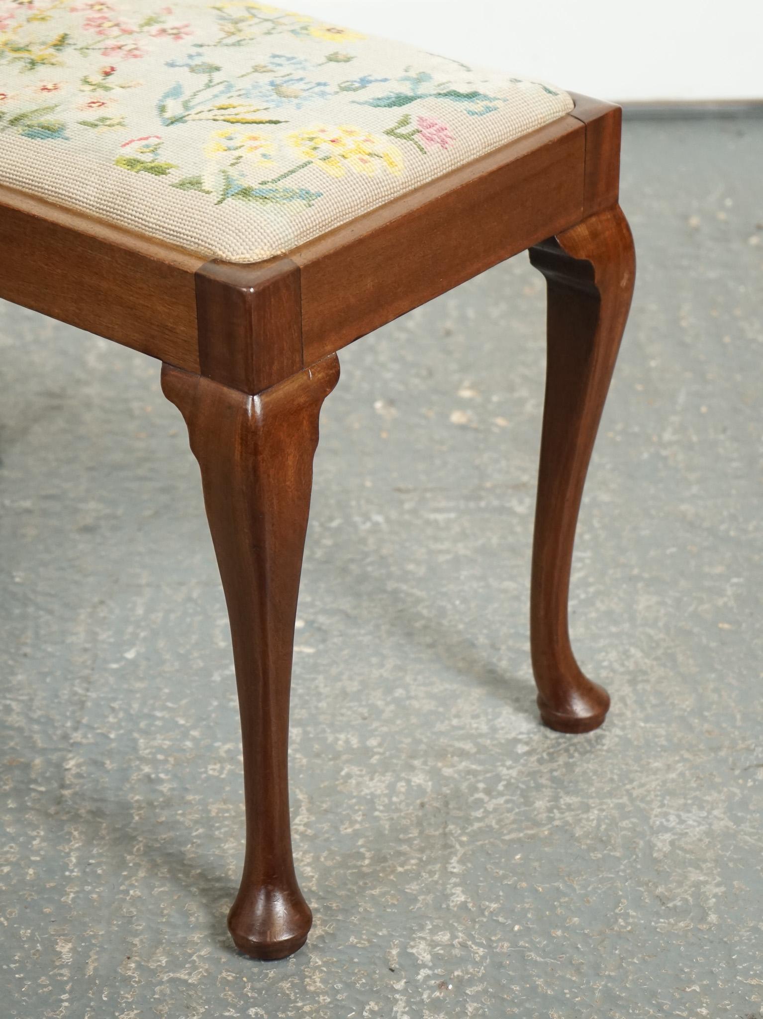 20th Century LARGE PIANO DRESSING TABLE STOOL WITH FLOWER STITCHWORK WITH QUEEN ANNE LEGS j1 For Sale