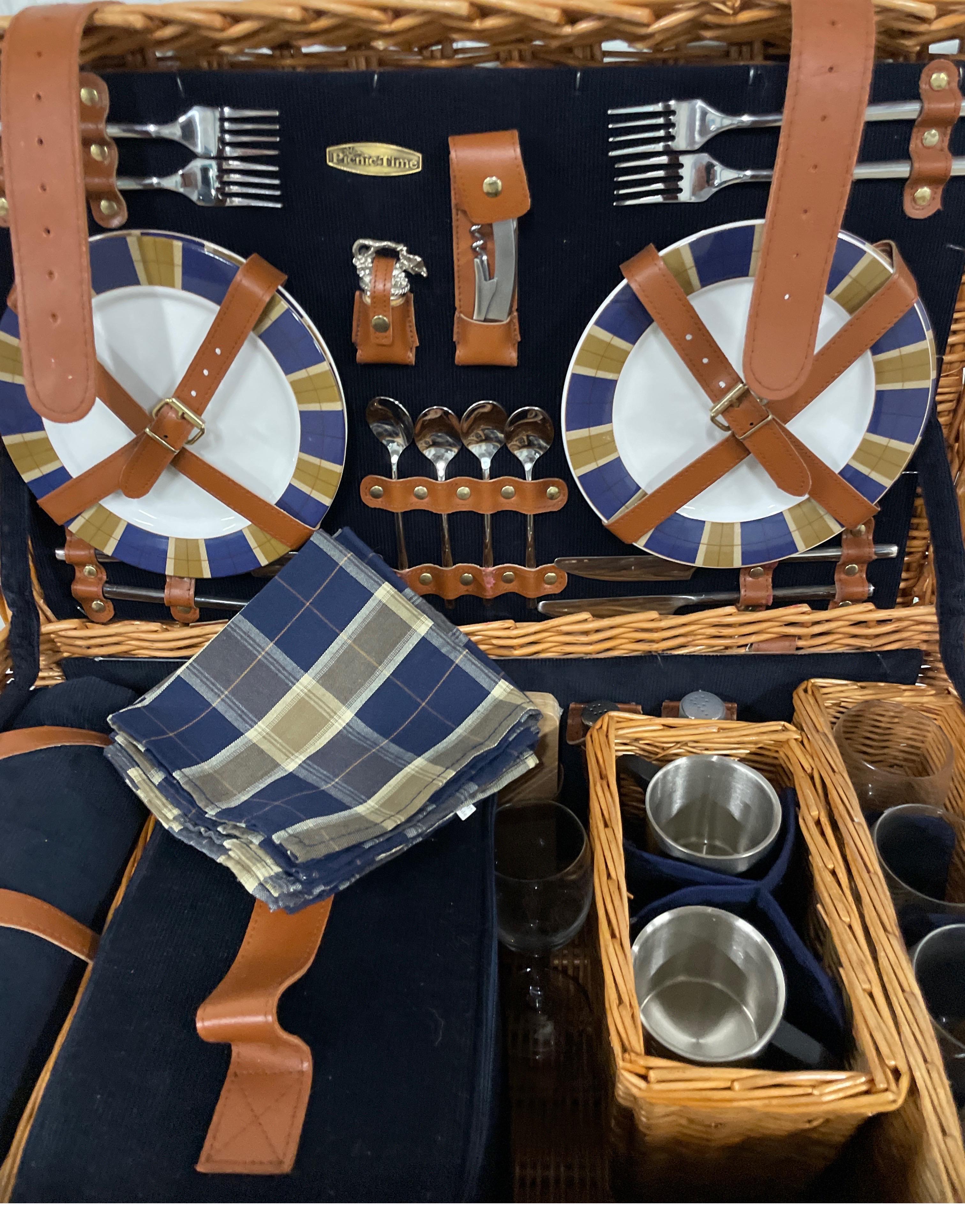 20th Century Large Picnic Basket with Four Place Settings For Sale