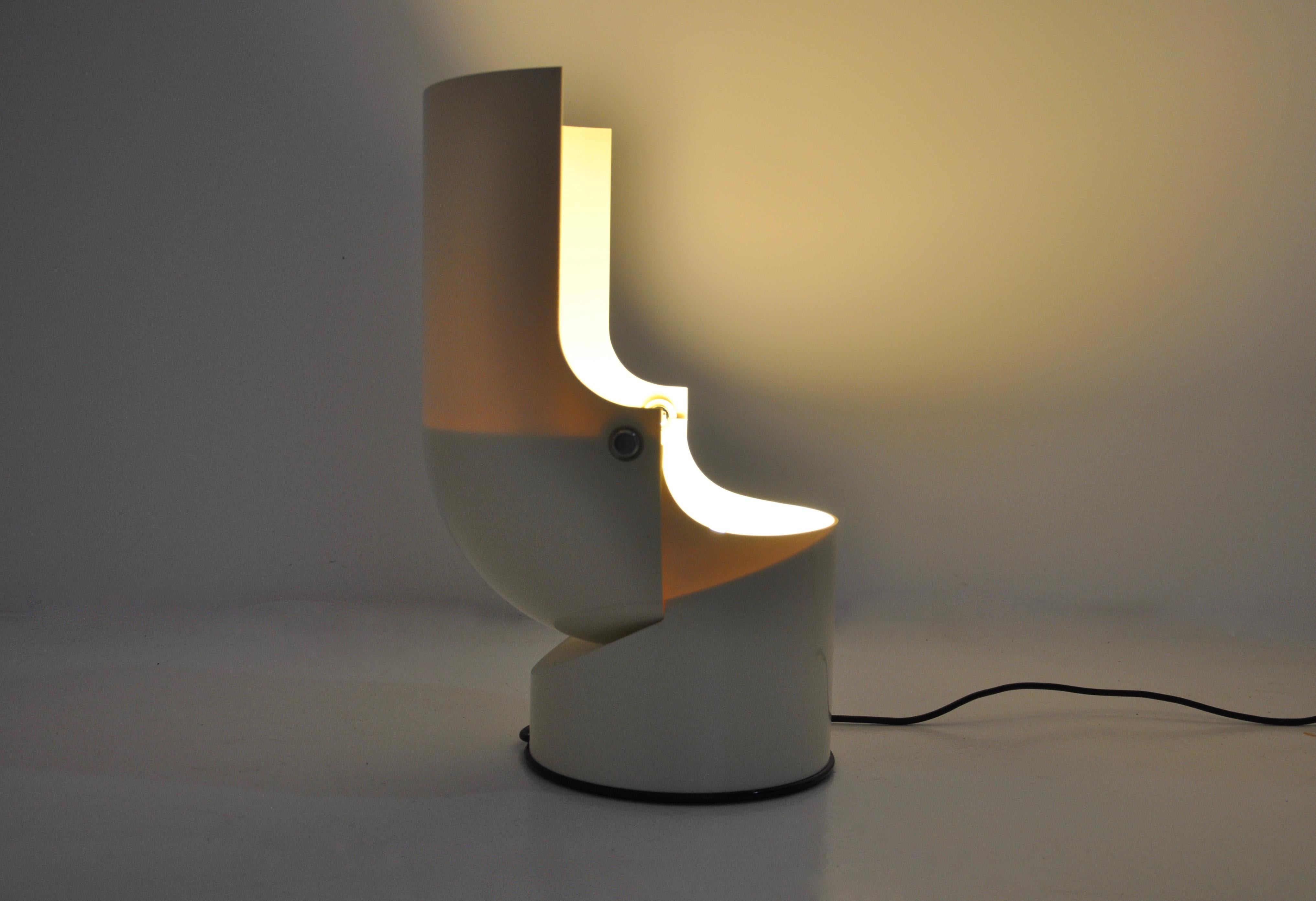 Large Pileo-Mezzo table lamp by Gae Aulenti for Artemide, 1970s For Sale 6