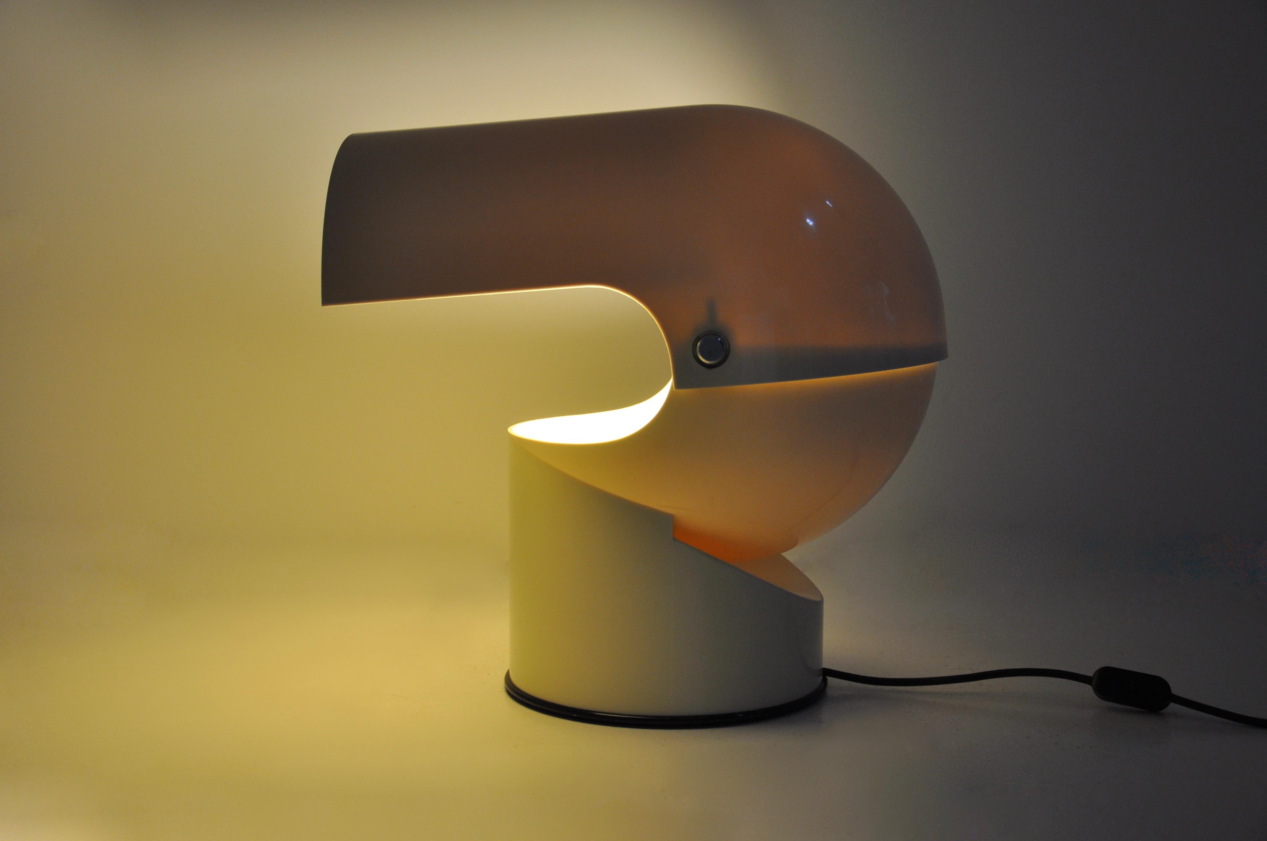 Plastic Large Pileo-Mezzo table lamp by Gae Aulenti for Artemide, 1970s For Sale