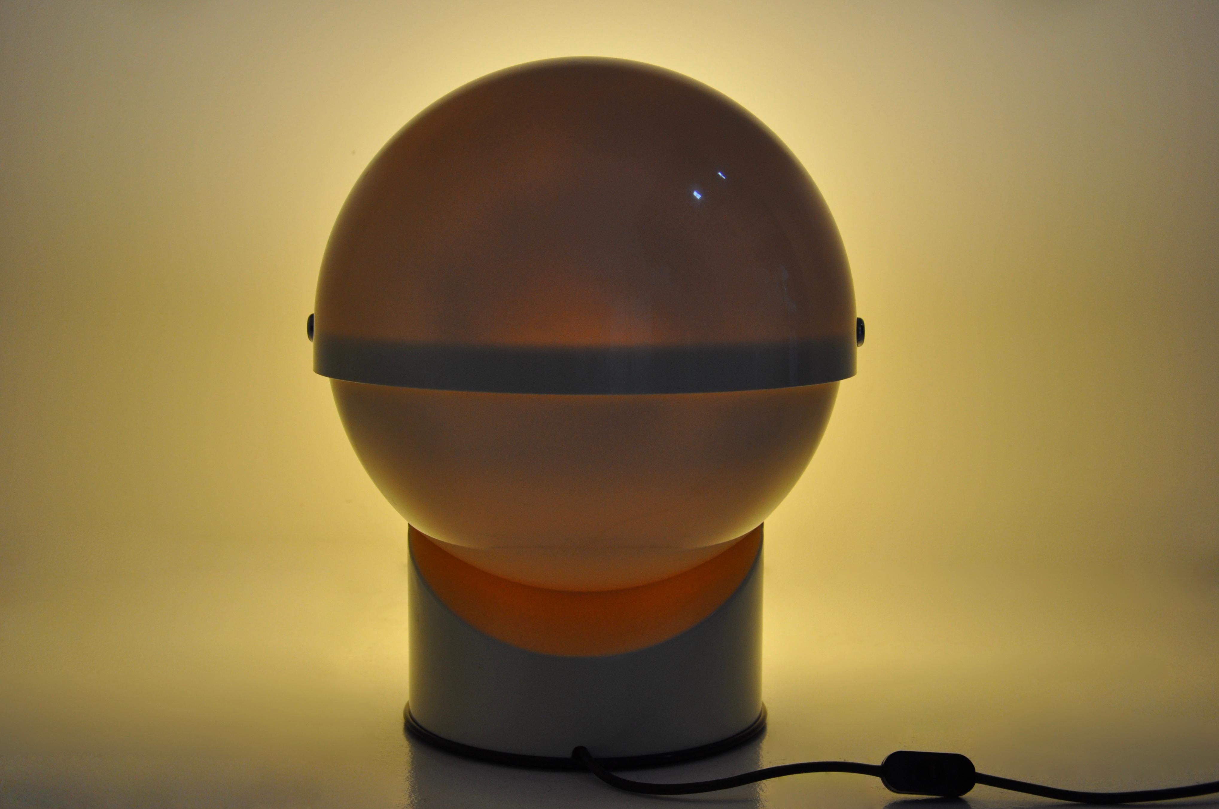 Large Pileo-Mezzo table lamp by Gae Aulenti for Artemide, 1970s For Sale 2