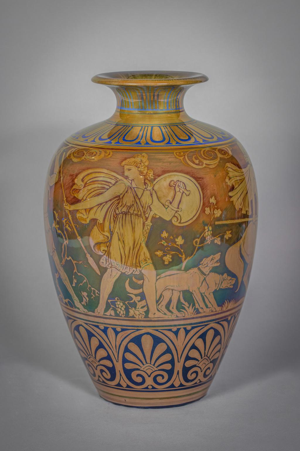 Anglais Grand vase en poterie de Lancastrian de Pilkington, daté de 1925 en vente