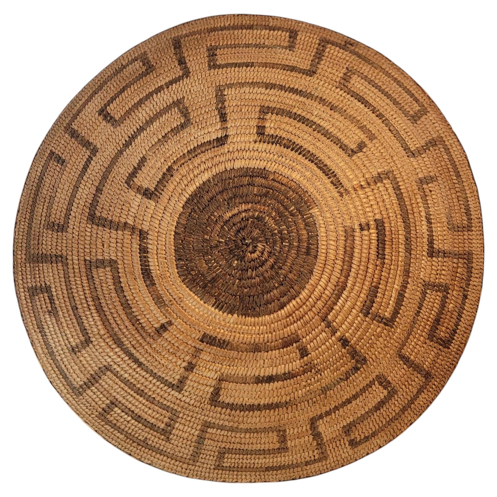 Großer geometrischer Korb aus Pima-Indien im Angebot