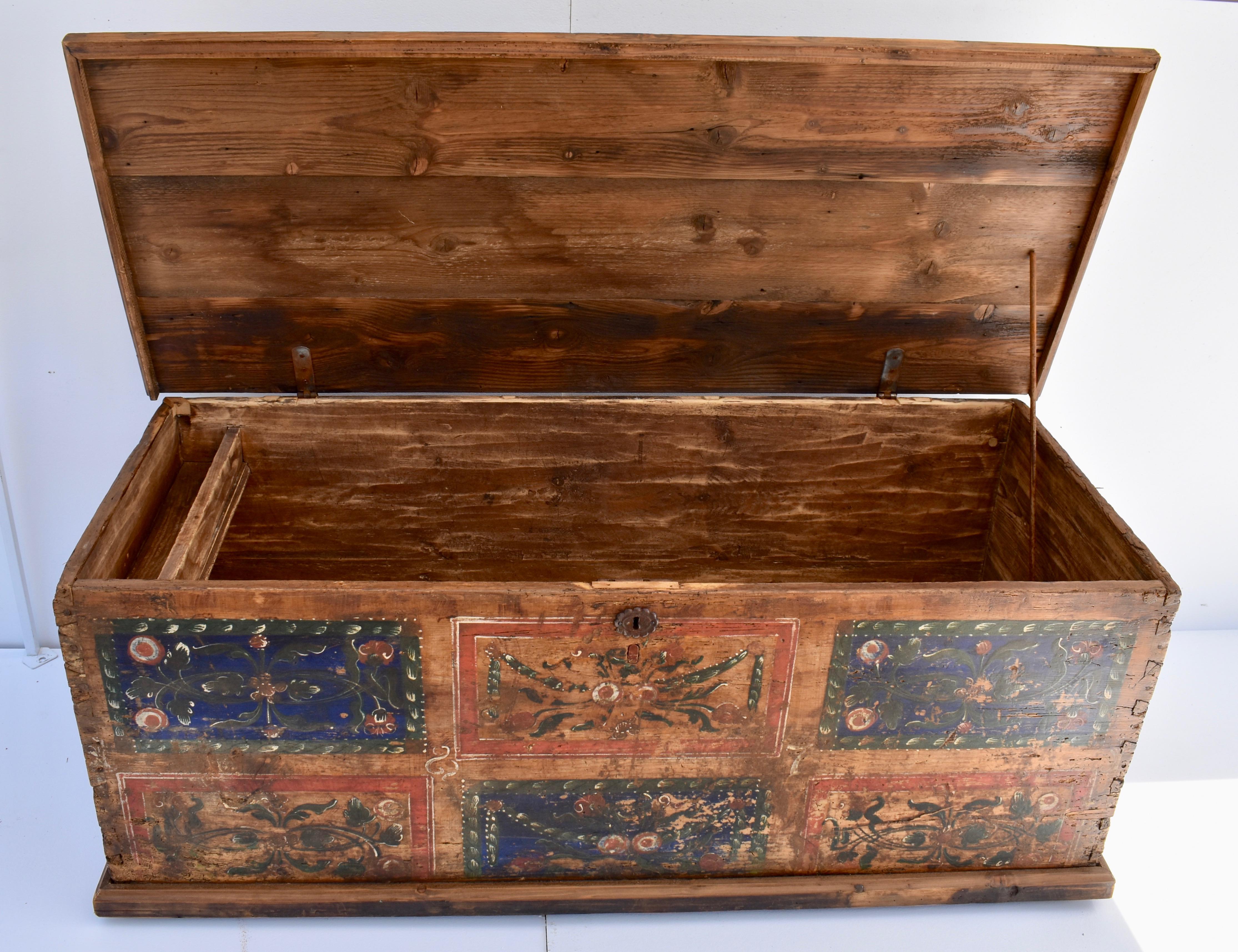Hand-Painted Large Pine Blanket Chest in Original Paint