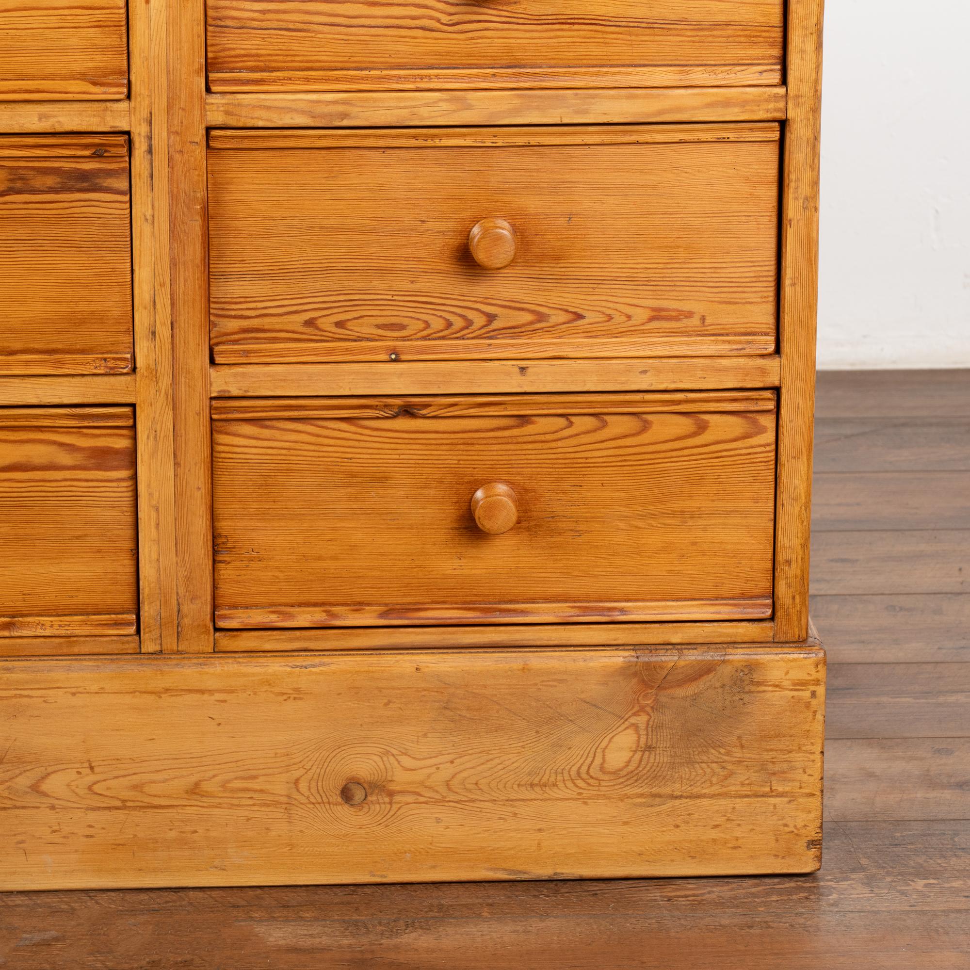 Large Pine Chest of 9 Drawers, Sideboard Console, Denmark circa 1880 For Sale 4