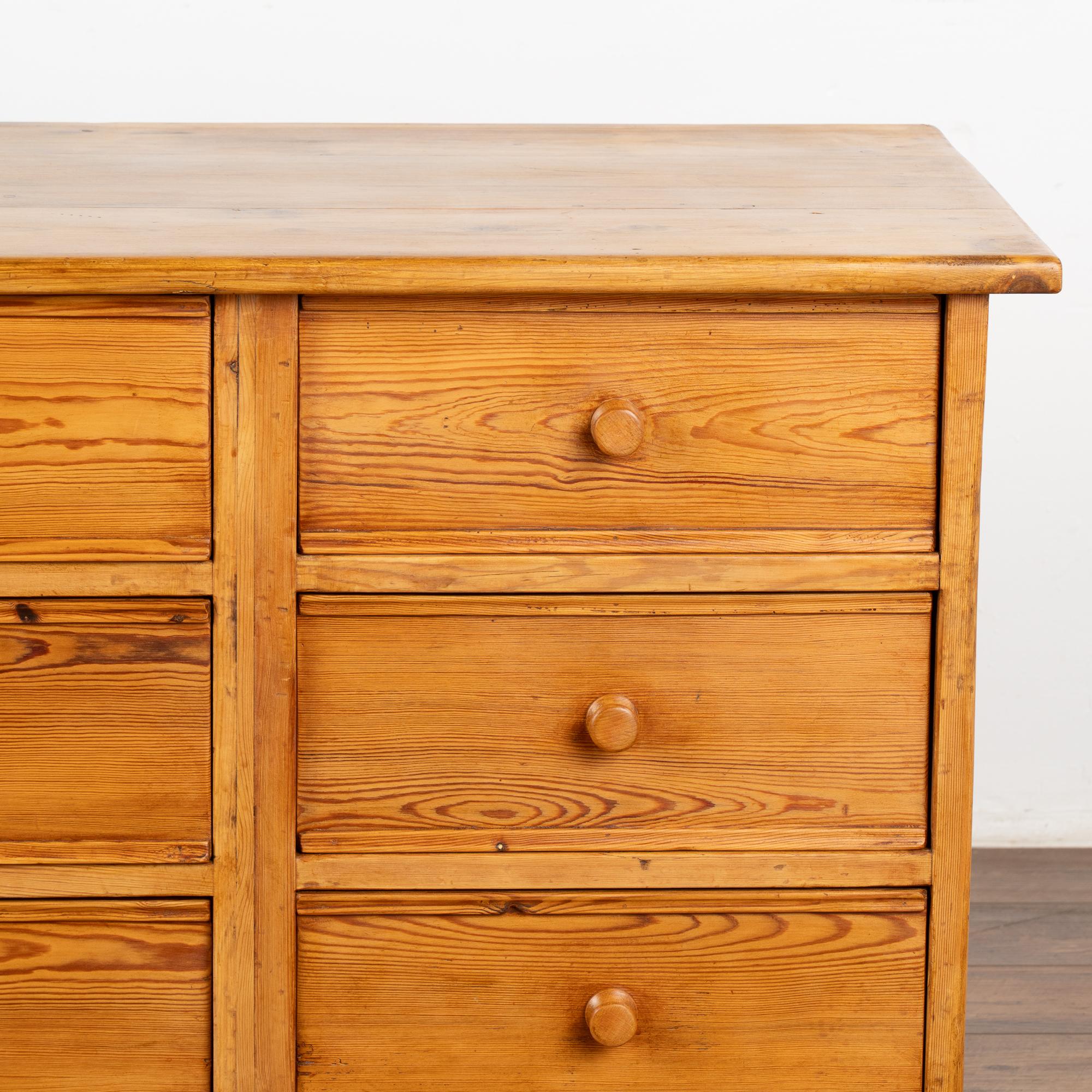 Large Pine Chest of 9 Drawers, Sideboard Console, Denmark circa 1880 For Sale 3