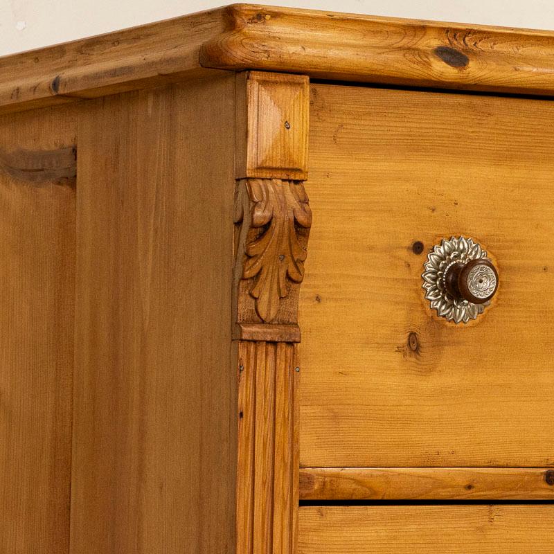 Large Pine Chest of Drawers Blanket Chest In Good Condition In Round Top, TX