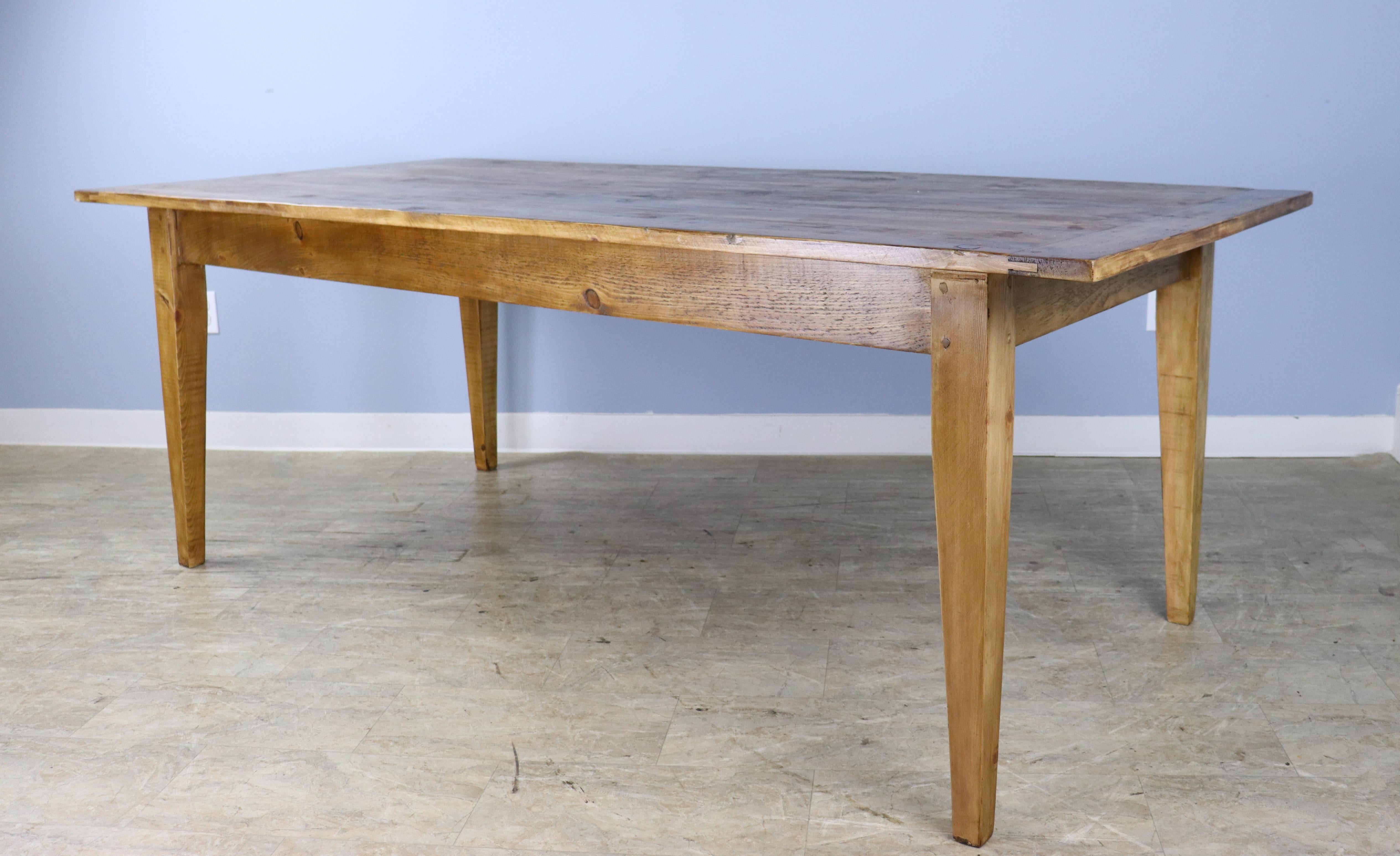 Large Pine Farm Table In Good Condition For Sale In Port Chester, NY