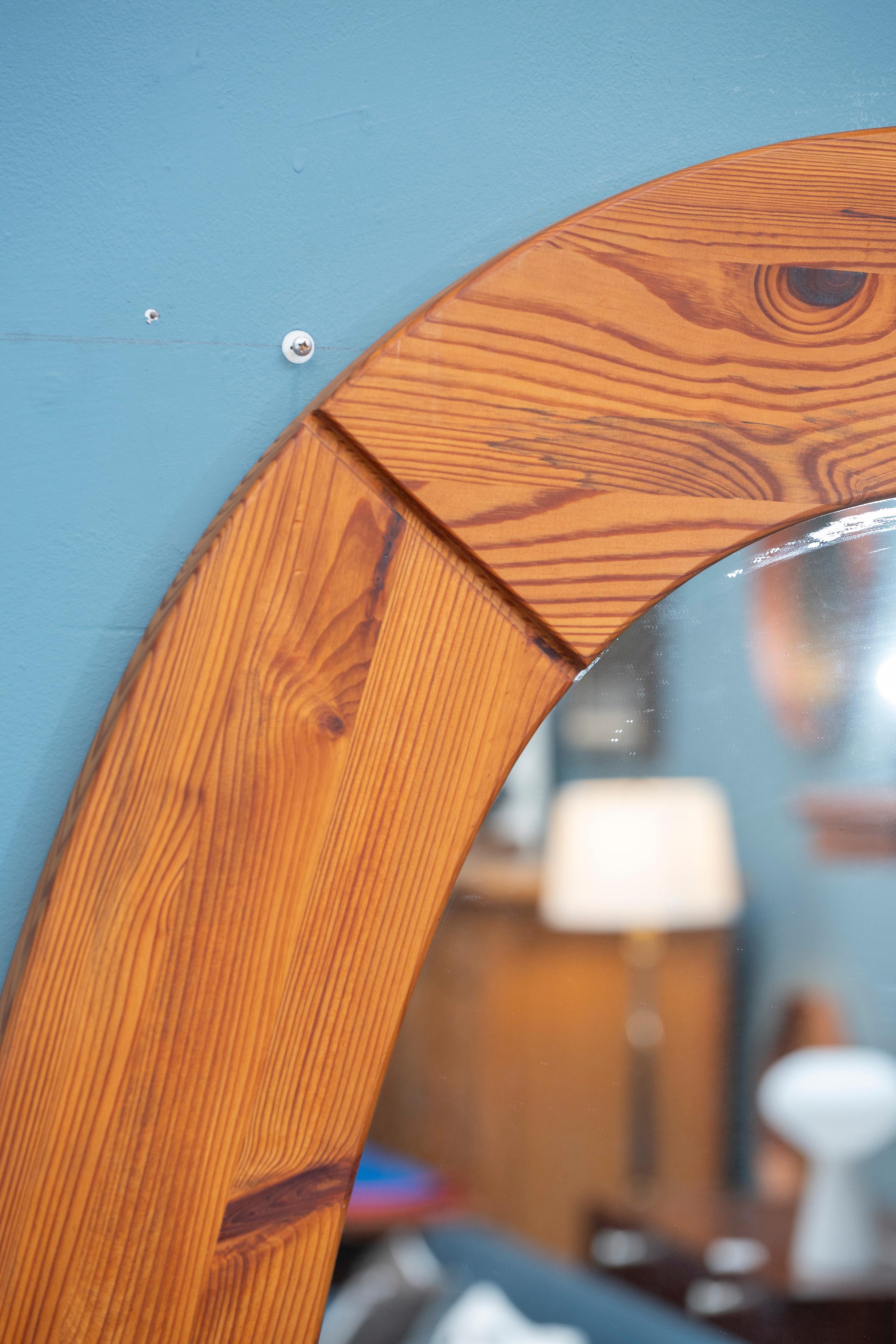 Suédois Grand miroir mural ovale en pin par Glas Master pour Markyrd, Suède en vente