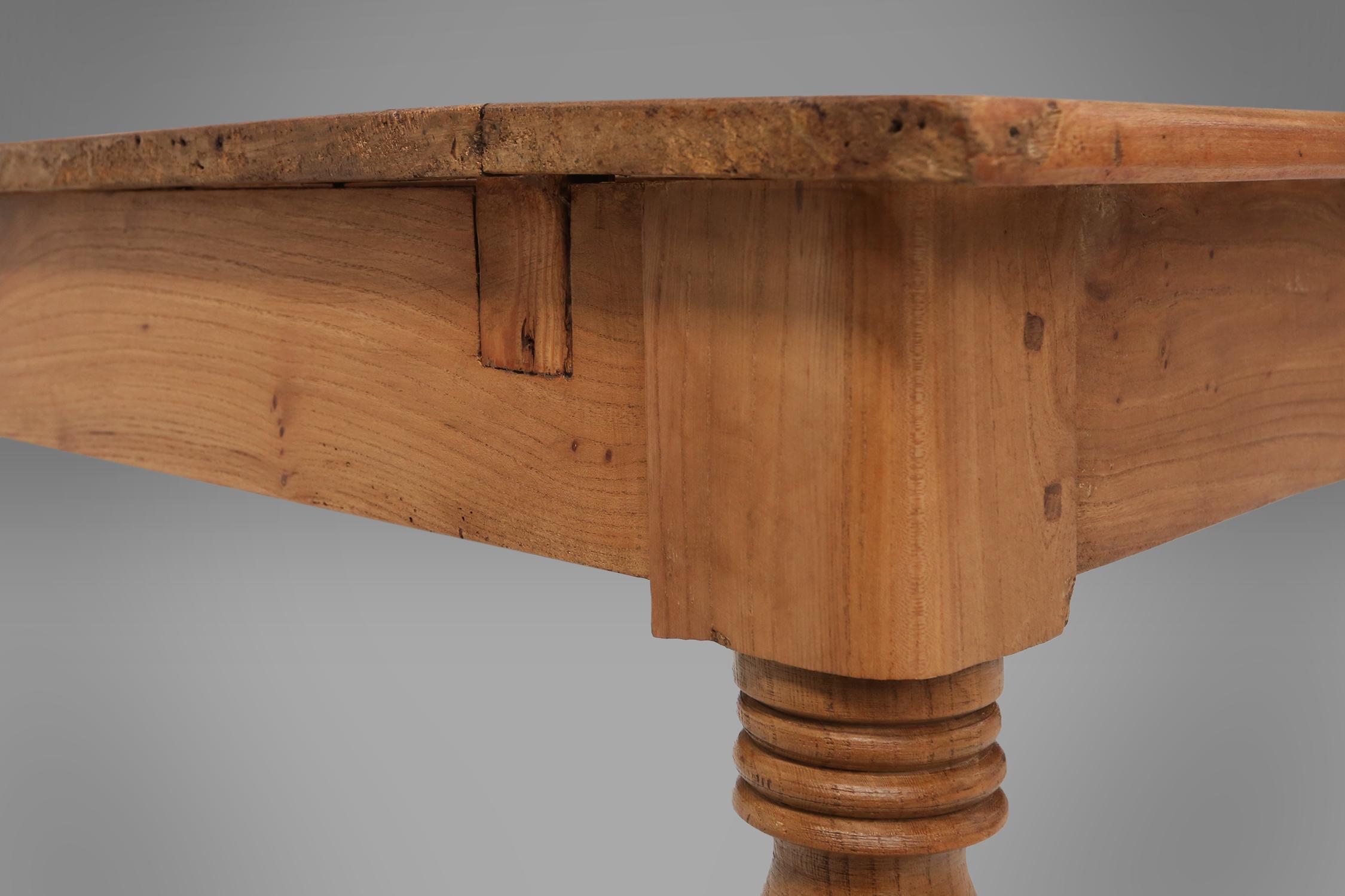 Large pine wood farm table with drawer and turned legs, France, 1850s For Sale 1