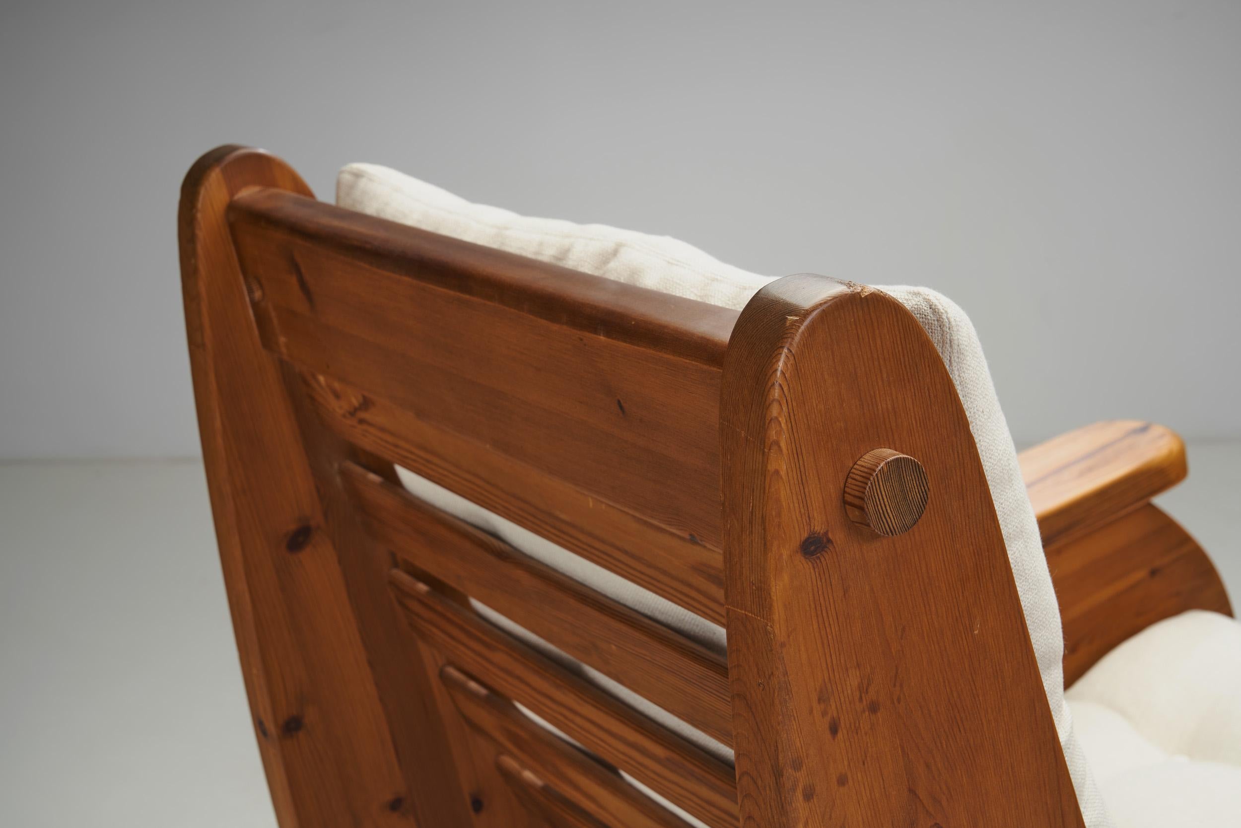 Large Pine Wood Rocking Chair, The Netherlands 1970s For Sale 8