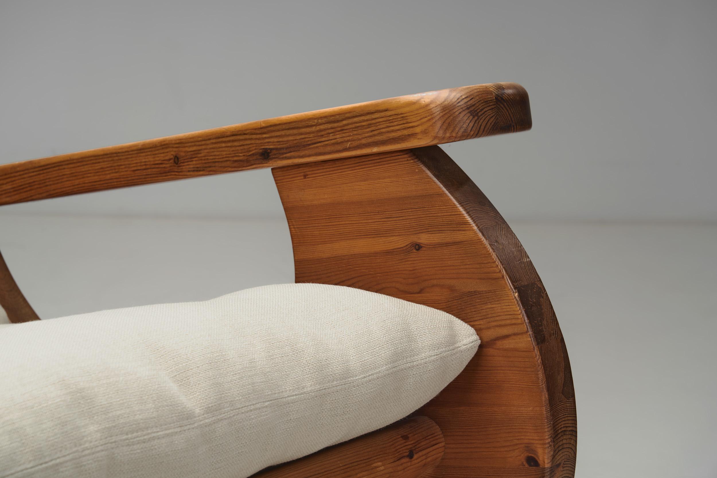 Sillas mecedoras grandes de madera de pino, Países Bajos Años 70 en venta 6
