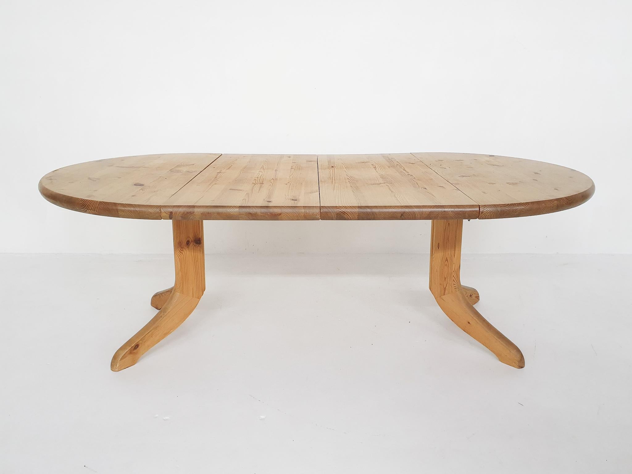 Scandinavian Modern Large Pinewood Extendable Dining Table, Attrb. Riainer Daumiller, 1970's