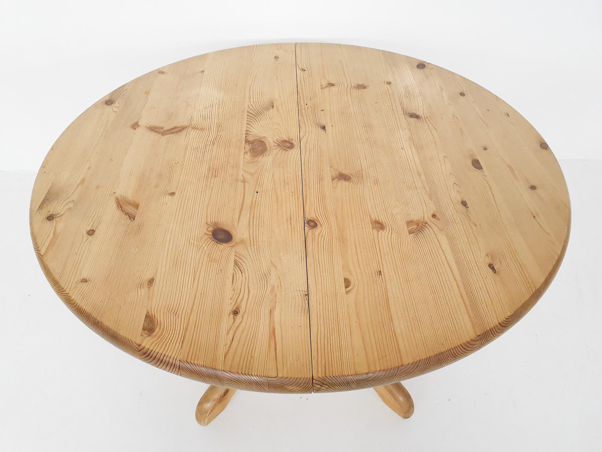 Large Pinewood Extendable Dining Table, Attrb. Riainer Daumiller, 1970's In Good Condition In Amsterdam, NL