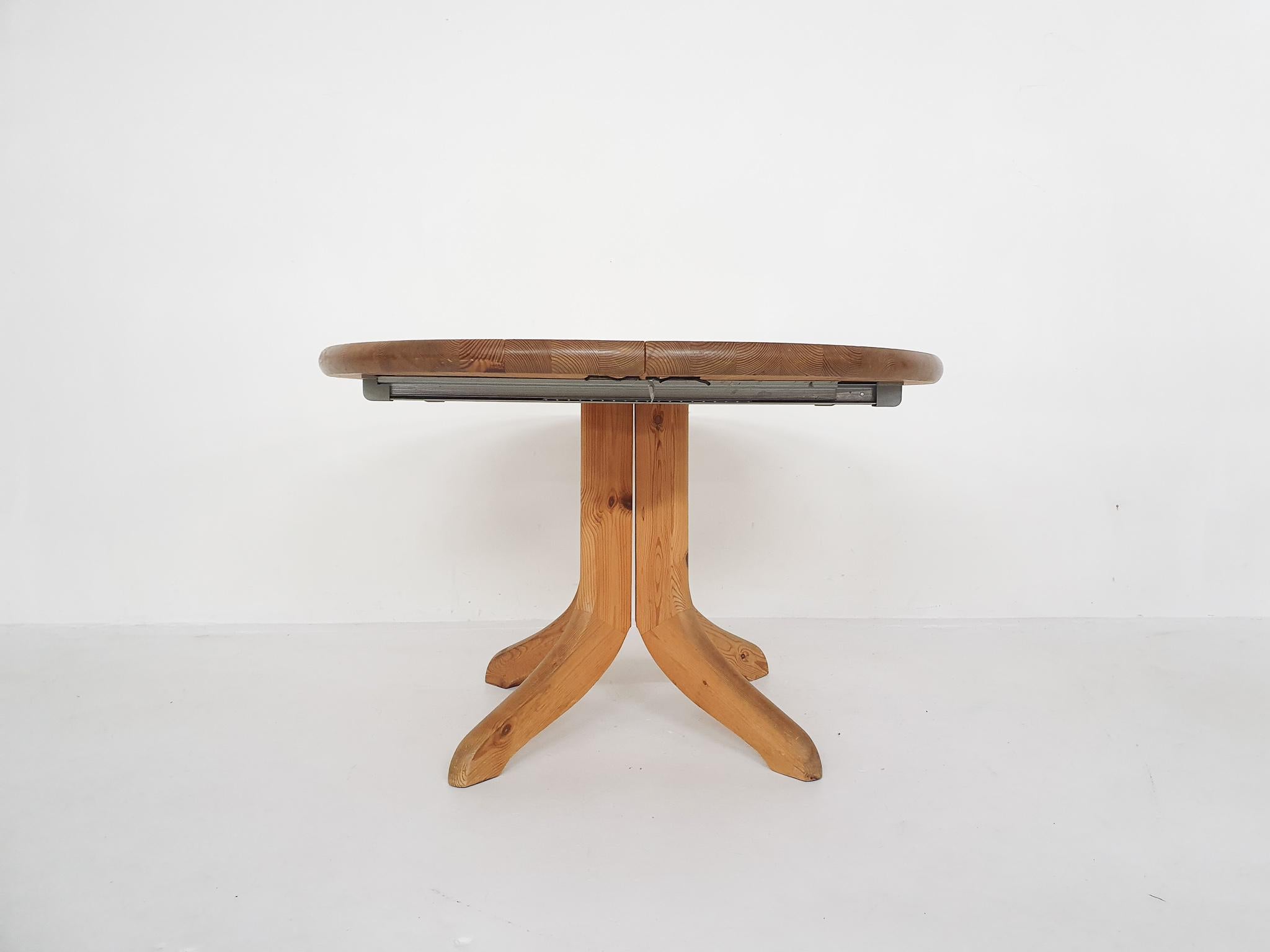 Large Pinewood Extendable Dining Table, Attrb. Riainer Daumiller, 1970's 1